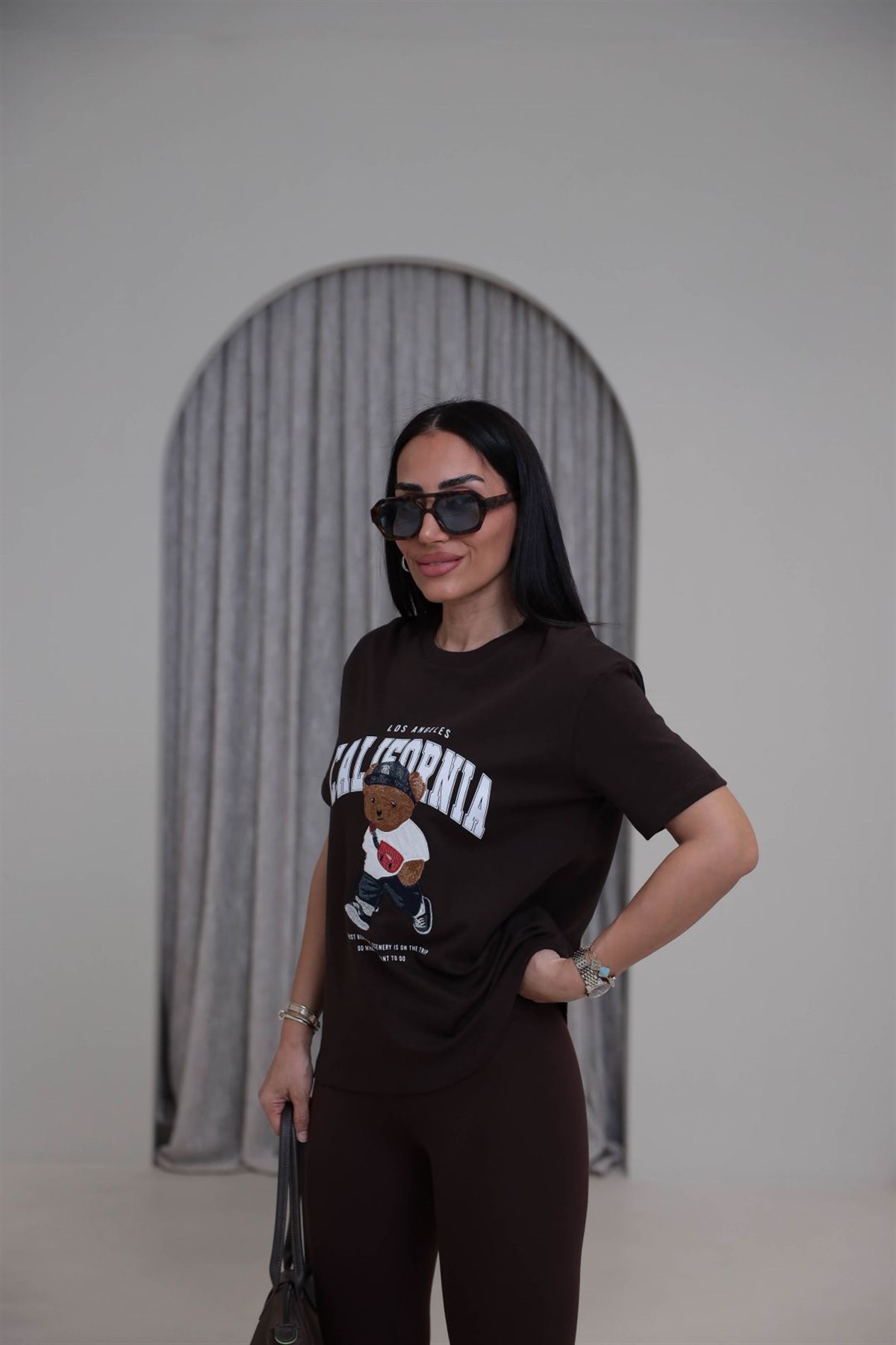 0295 Bisiklet Yaka Tedy Nakışlı Koton Tshirt ACI KAHVE