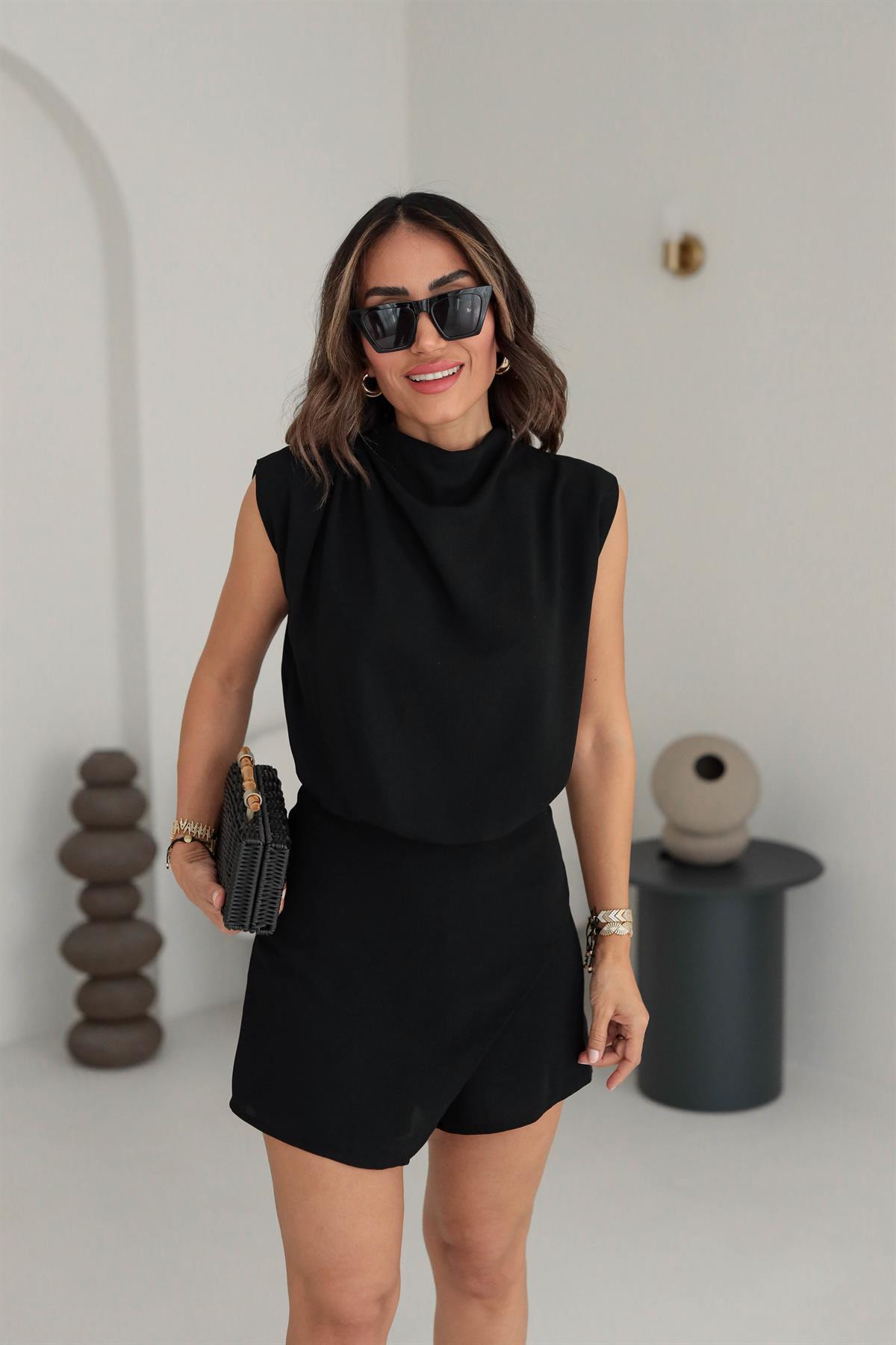 9401 Degaje Yaka Sıfır Kol Şortlu Tulum