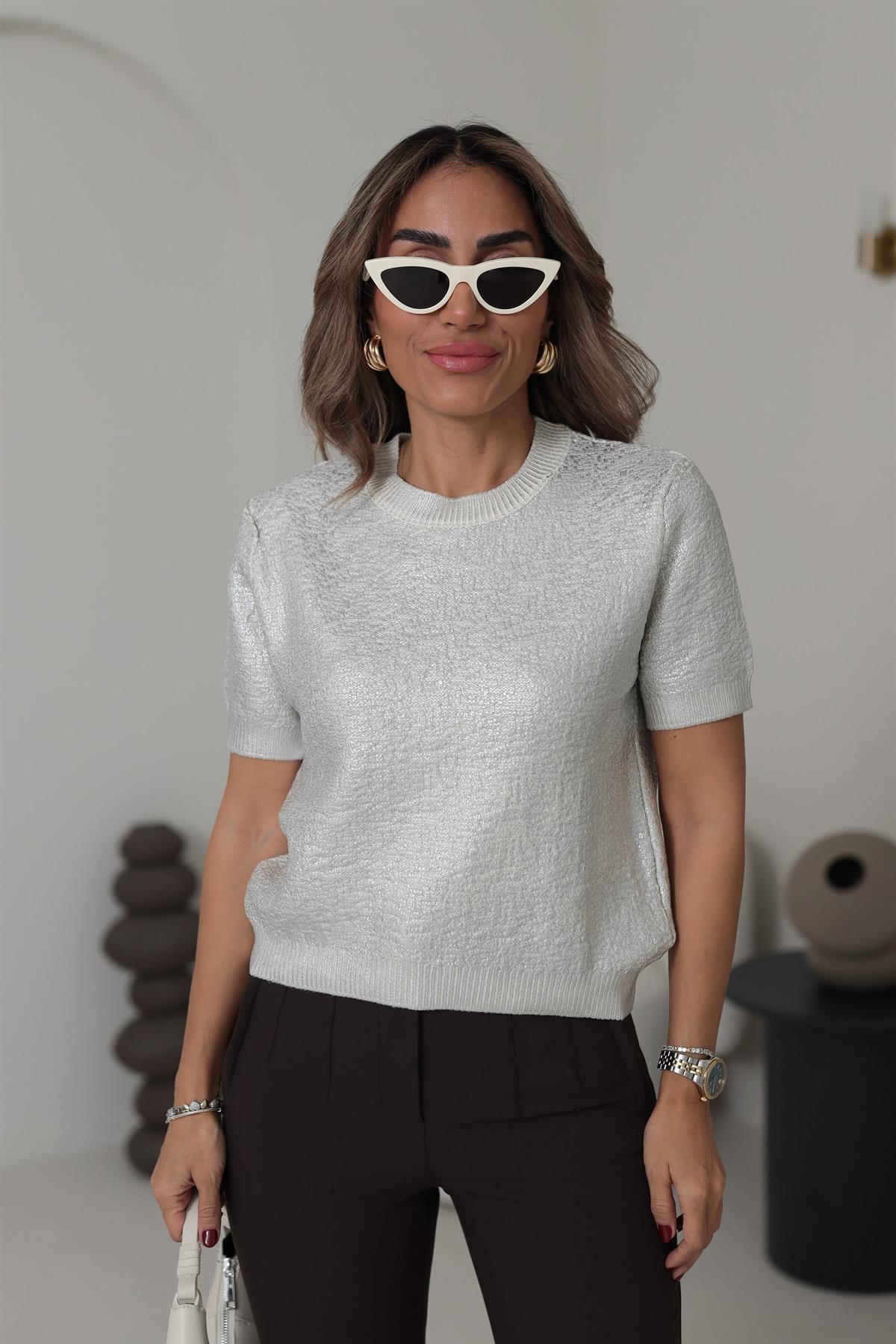 4513 Gümüş Baskılı Kısa Kol Triko