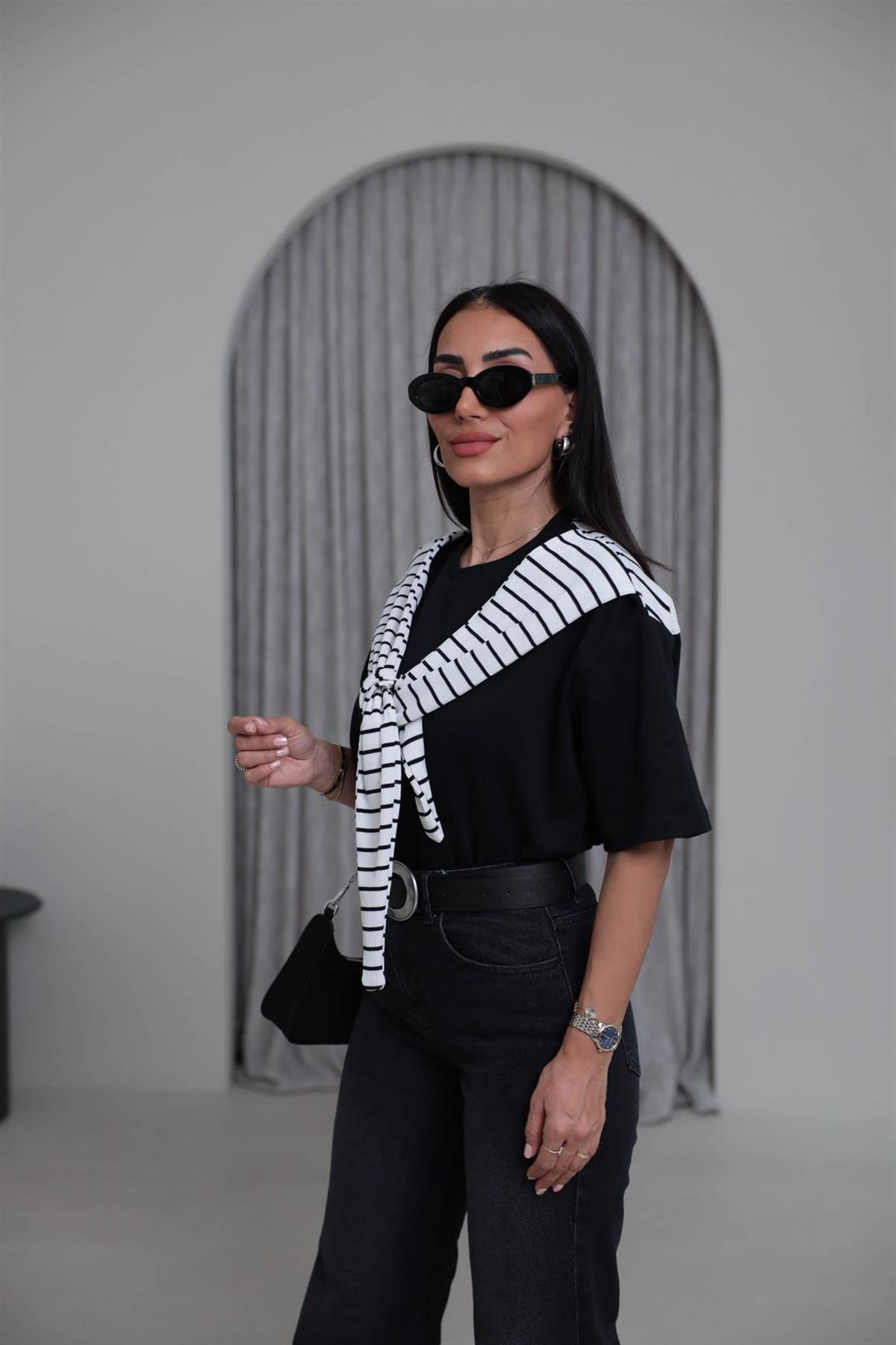 0688 Atkı Detaylı Çizgili Tshirt SİYAHBEYAZ