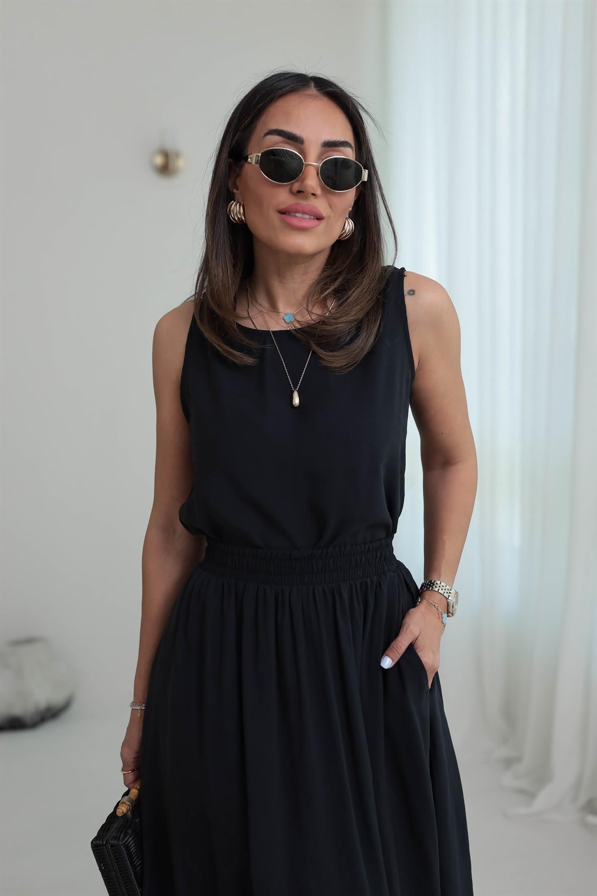 3510 Tencel Kumaş Sıfır Kol Bluz & Kloş Etekli Takım SİYAH