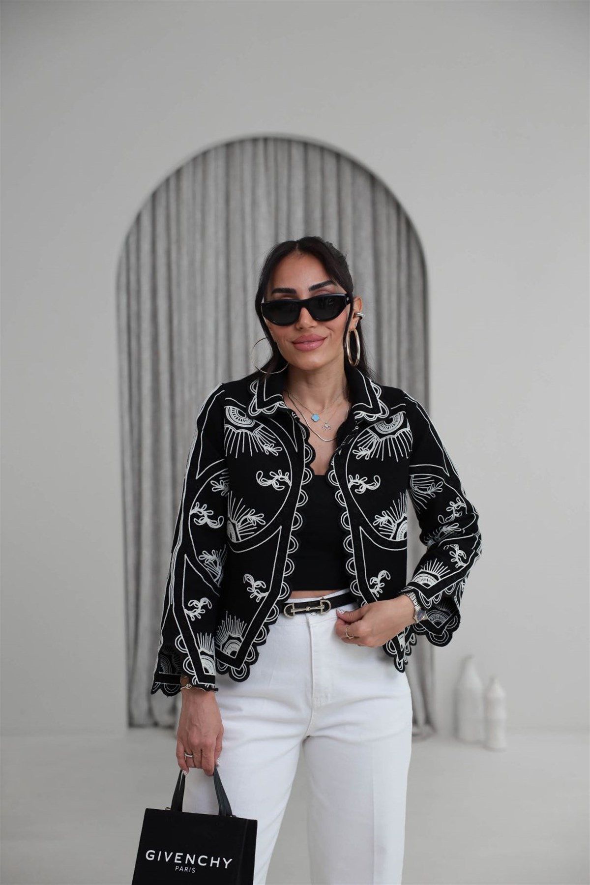 Yakalı Nakış İşlemeli Asimetrik Ceket SİYAH