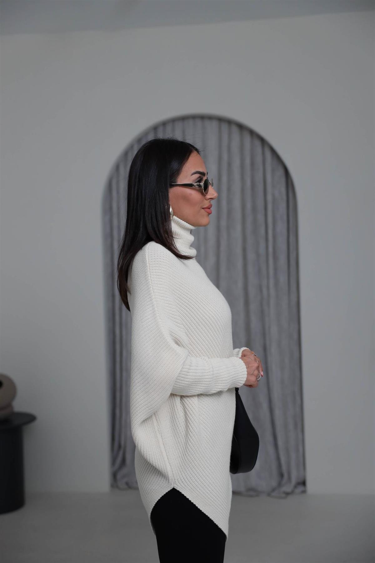 2574 Balıkçı Yaka Asimetrik Triko Kazak KREM