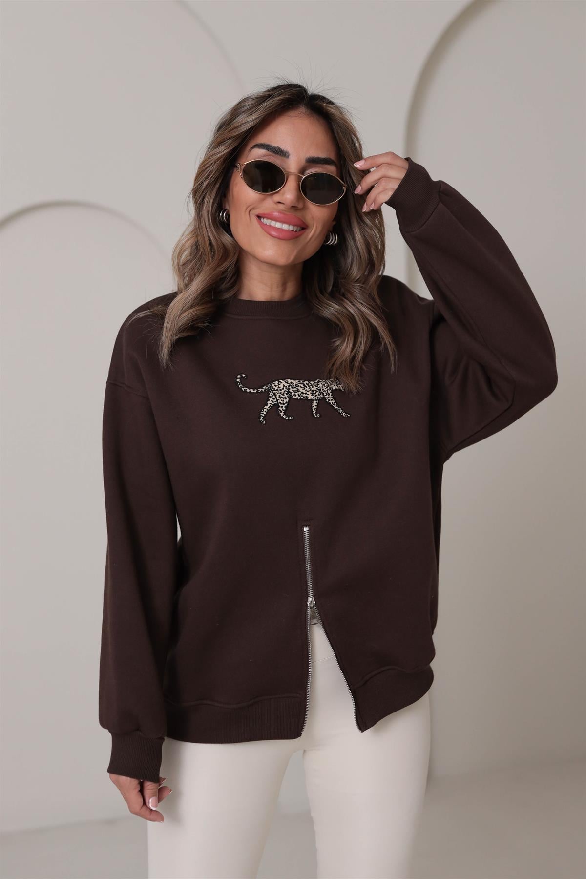 5617 Leopar Nakış Yarım Fermuarlı Şardonlu Sweatshirt KAHVE