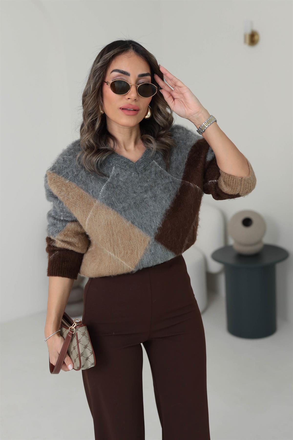 2412 V Yaka Büyük Baklava Yumoş Kazak GRİ