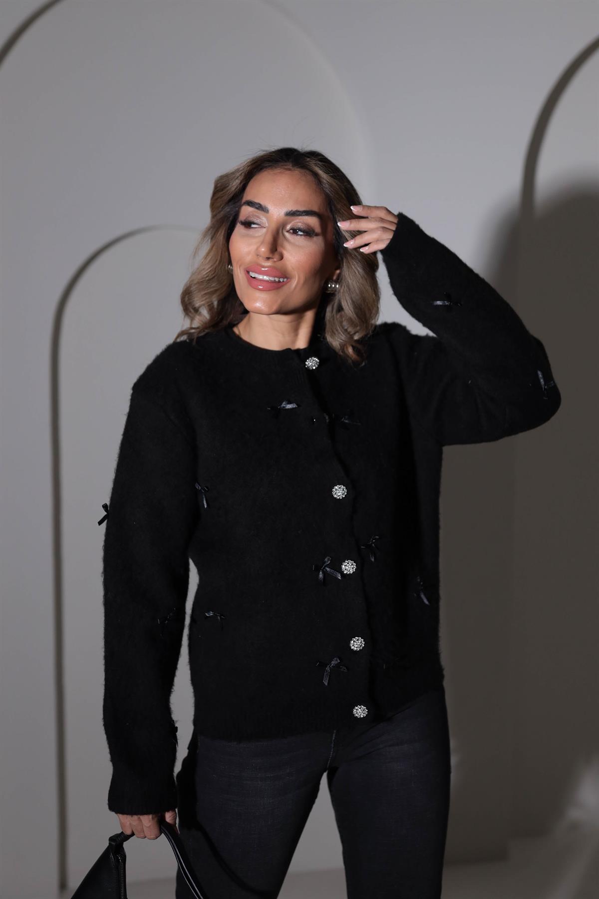 Taş Düğmeli Fiyonk Detaylı Hırka SİYAH