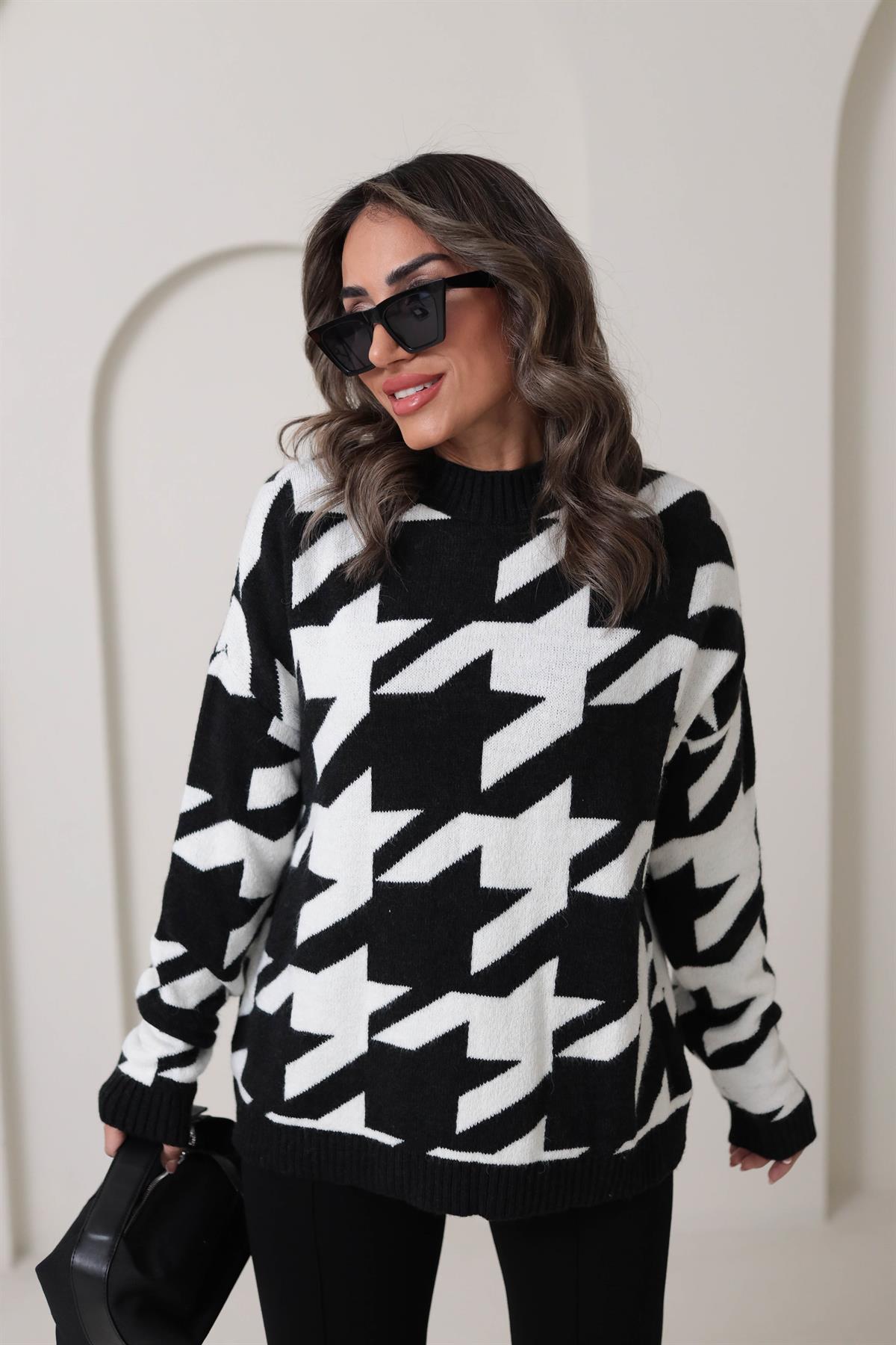 1003 Kazaayağı Desen Yumuşak Doku Triko SİYAHBEYAZ