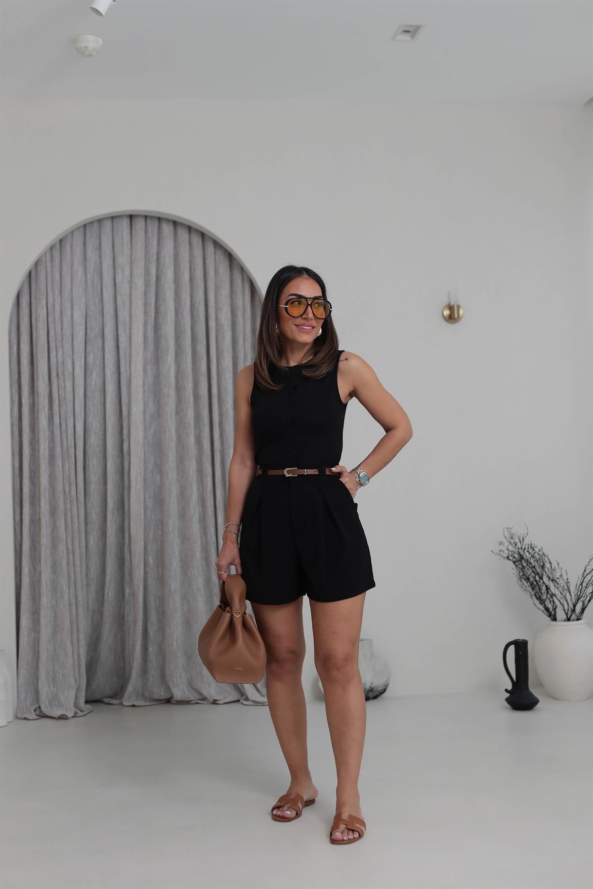 0404 Kemerli Pensli Geniş Paça Şort SİYAH