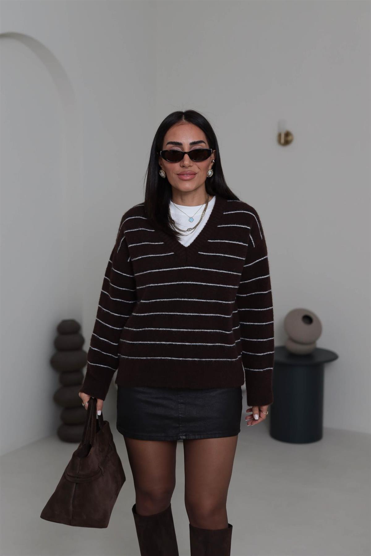 4969 Çizgili V Yaka Triko Kazak ACI KAHVE