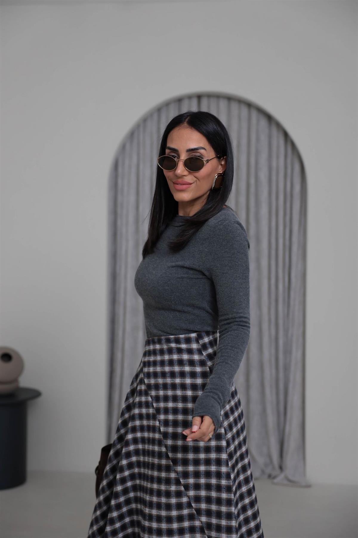 10840 Kayık Yaka Kaşmirli Triko Kazak FÜME