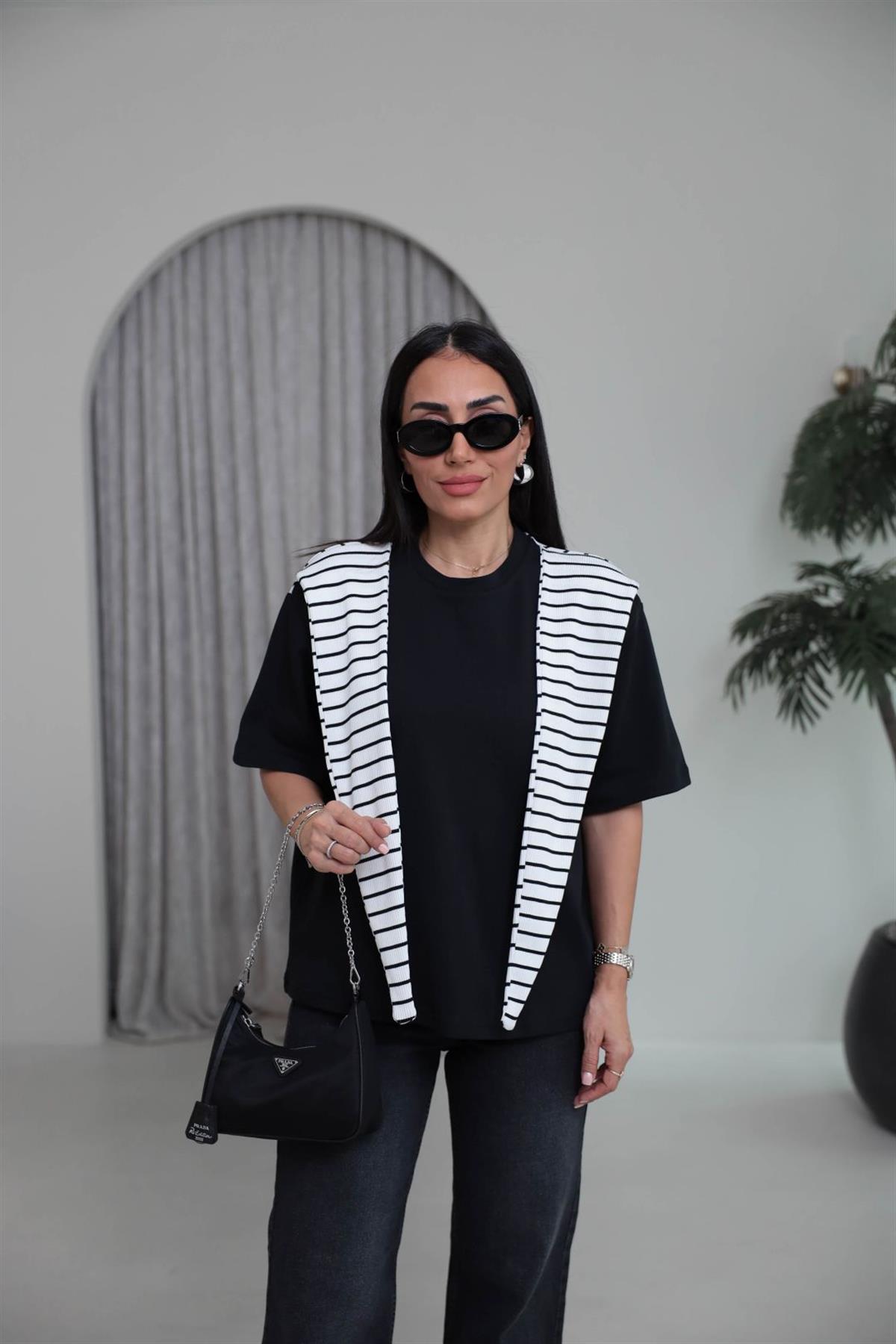 0688 Atkı Detaylı Çizgili Tshirt SİYAHBEYAZ