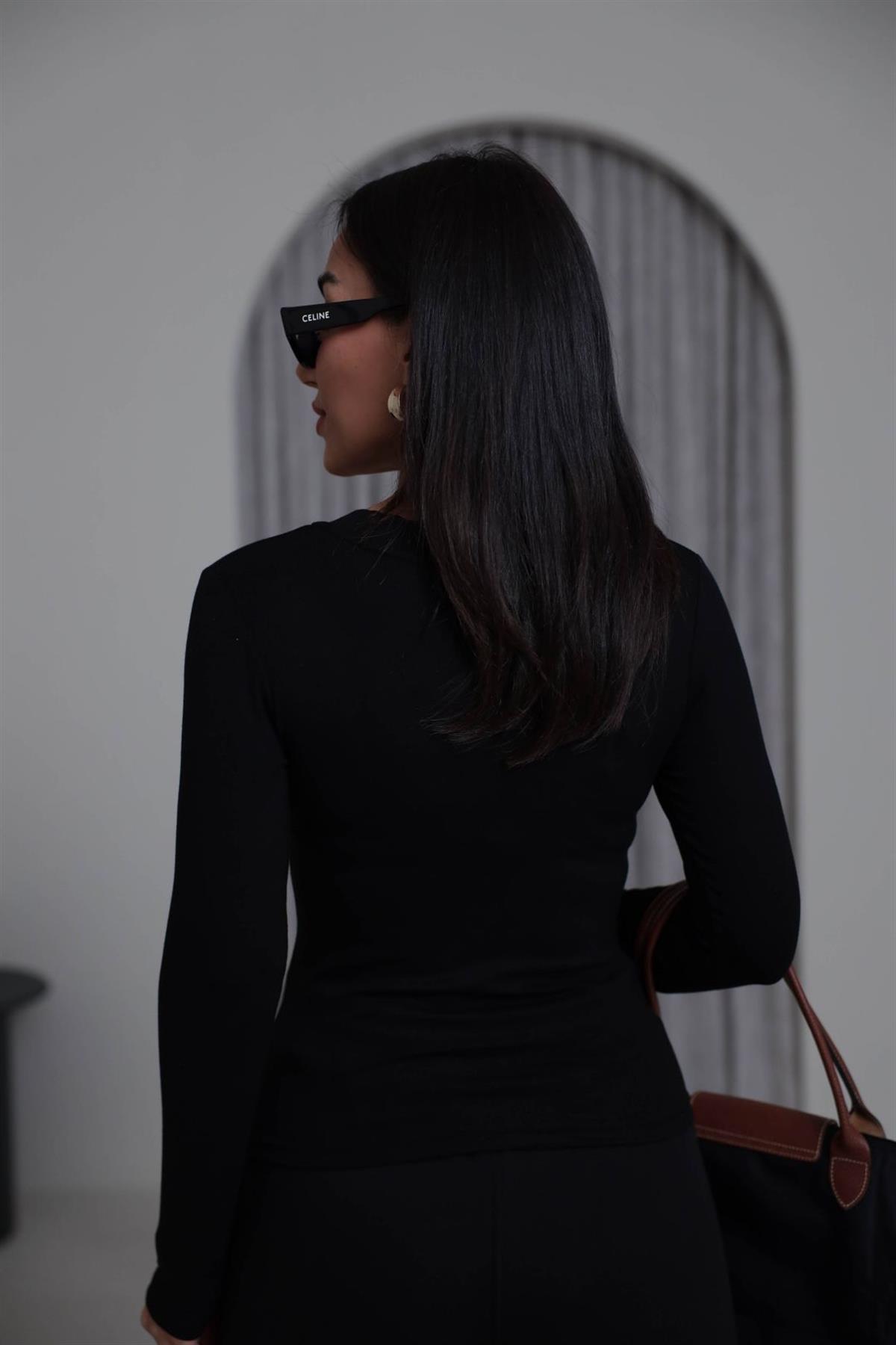 141 V Yaka Body SİYAH