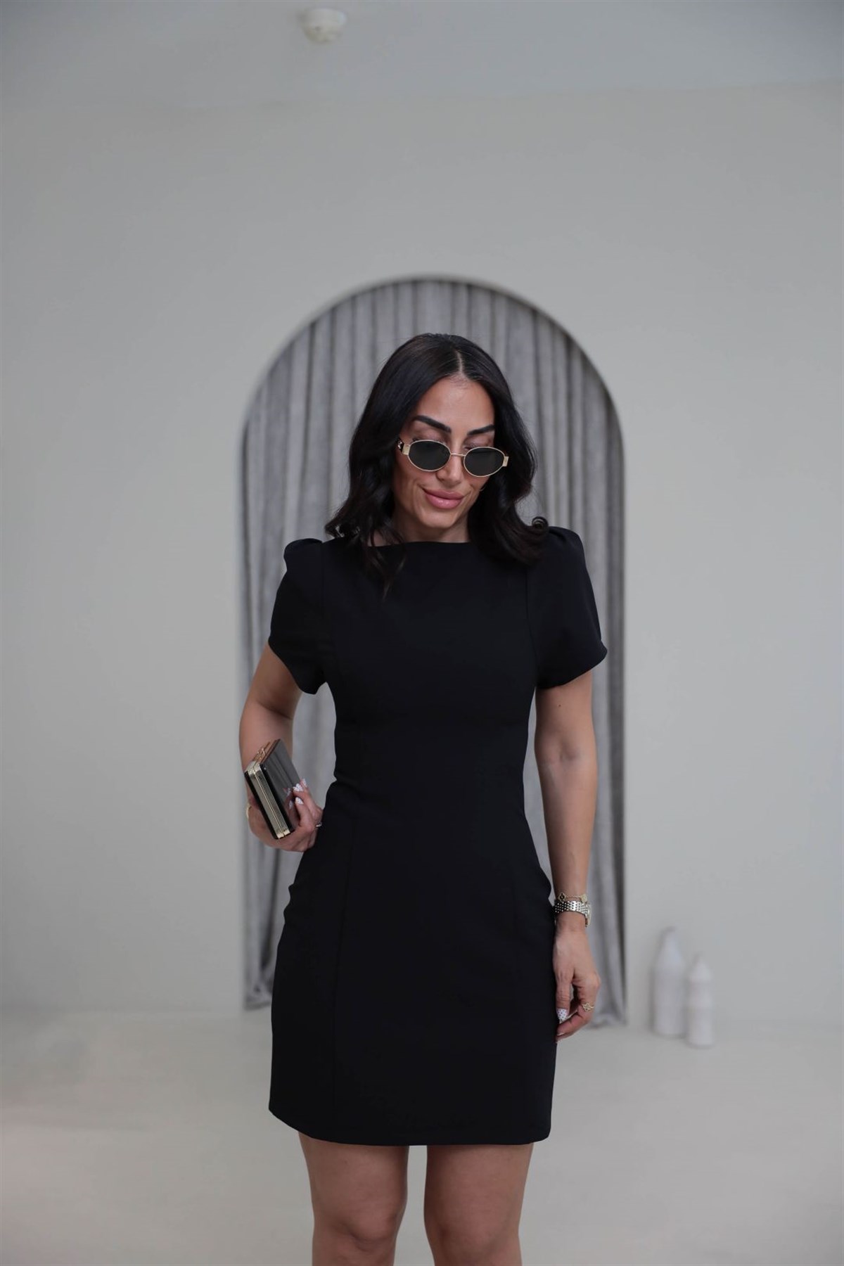 3904 Prenses Kol Belden Oturtmalı Elibise SİYAH