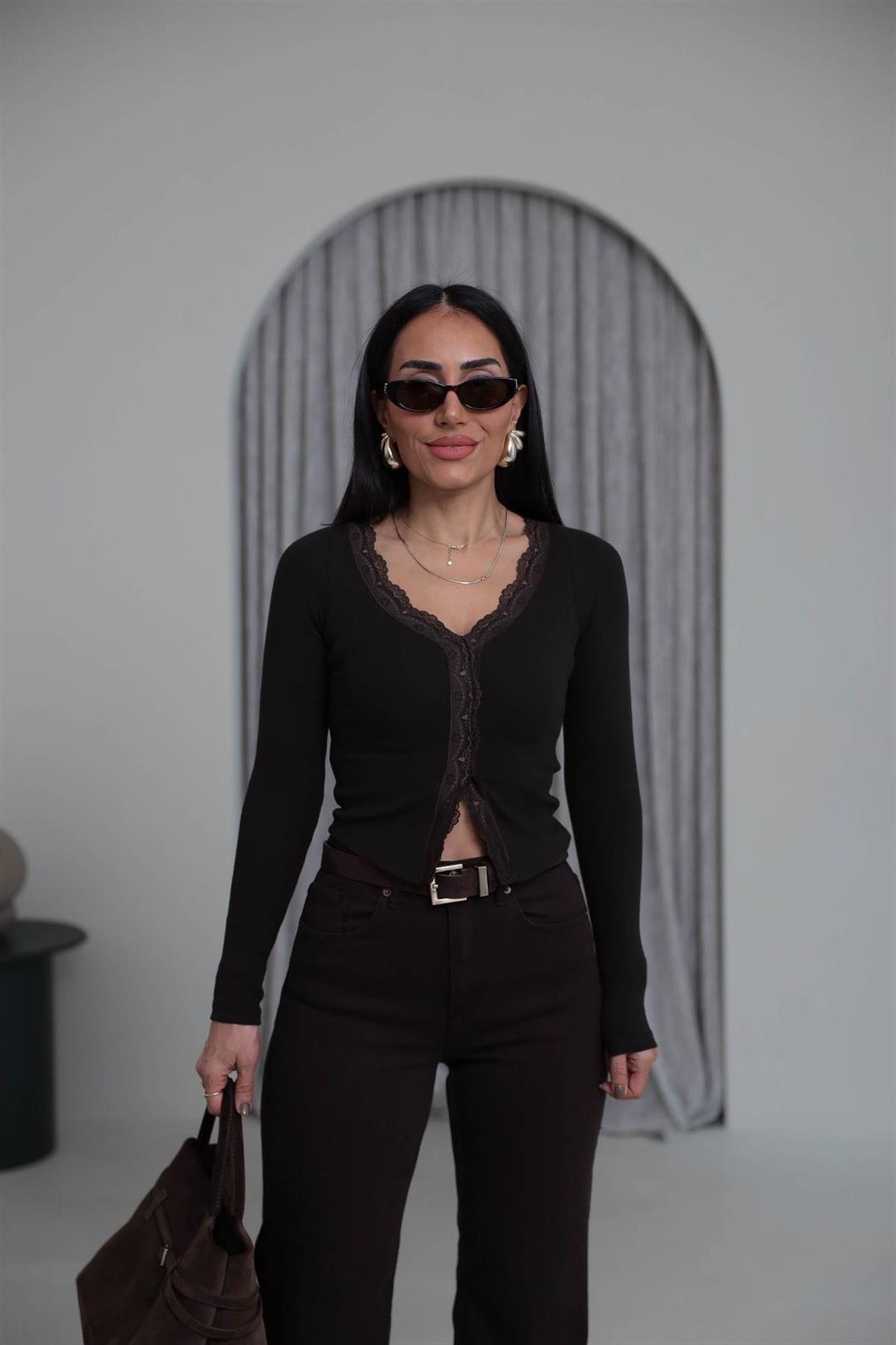 1046 Dantel Detaylı V Yaka Kaşkorse Bluz ACI KAHVE