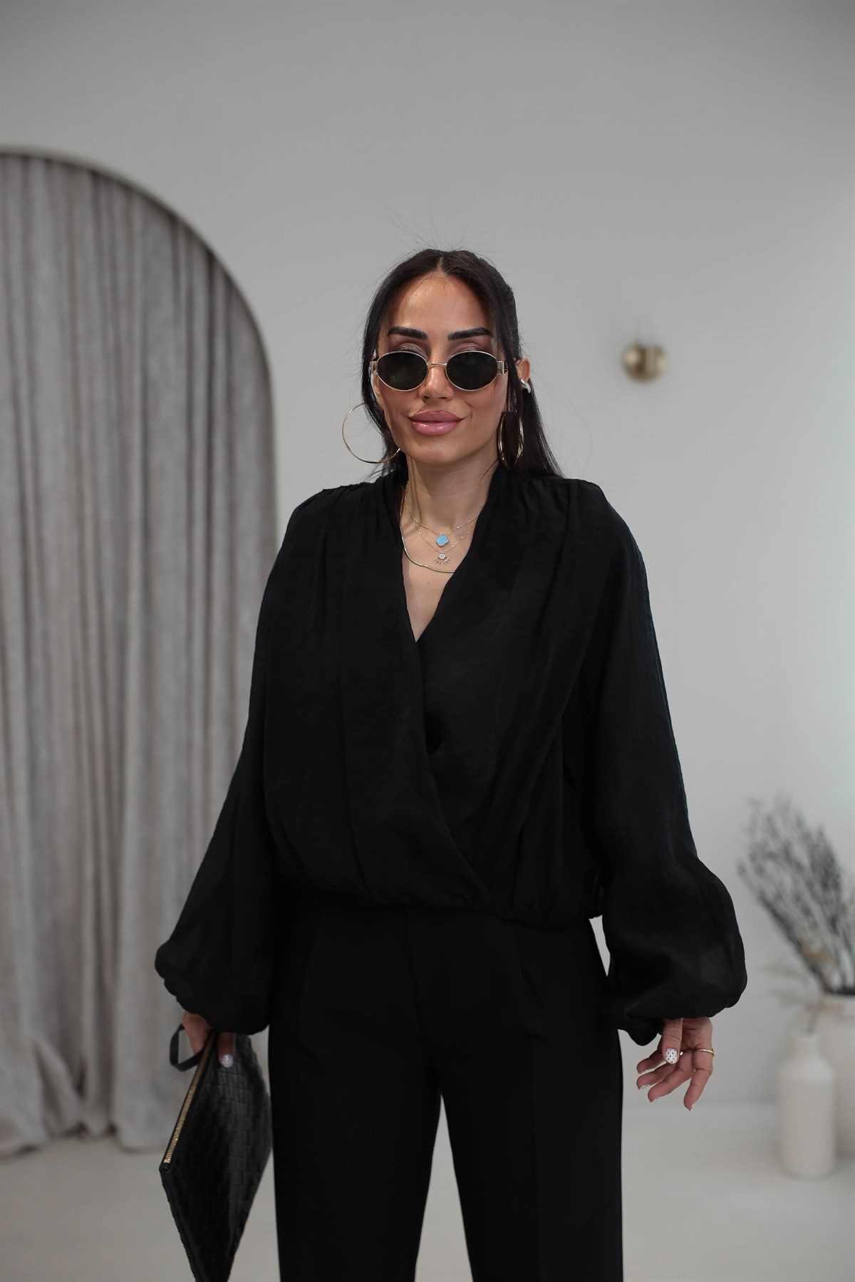 5048 Vatkalı Balon Kol Dökümlü Tencel Bluz SİYAH