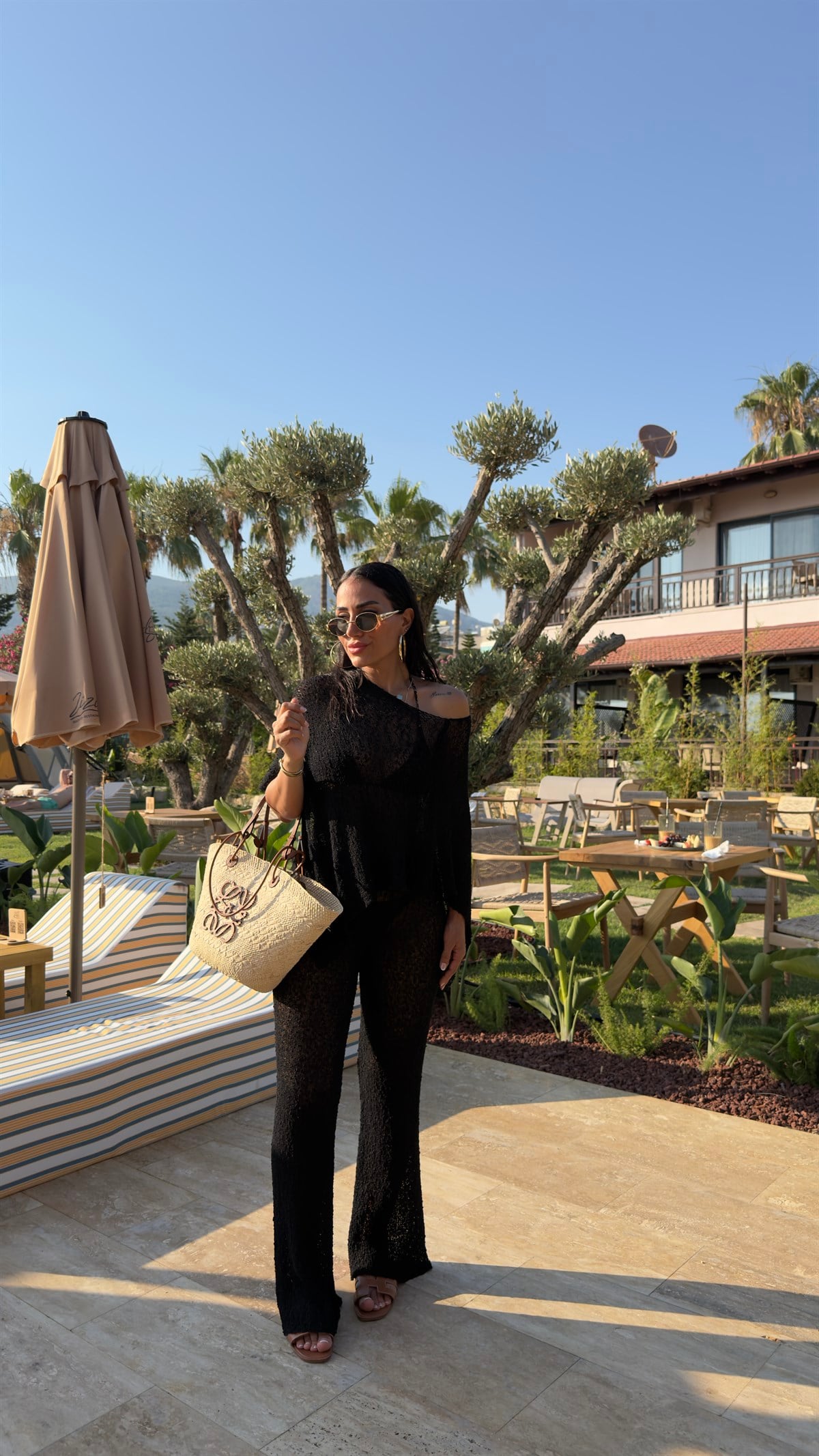 1040 Asimetrik Flora Desen Beach Takım SİYAH