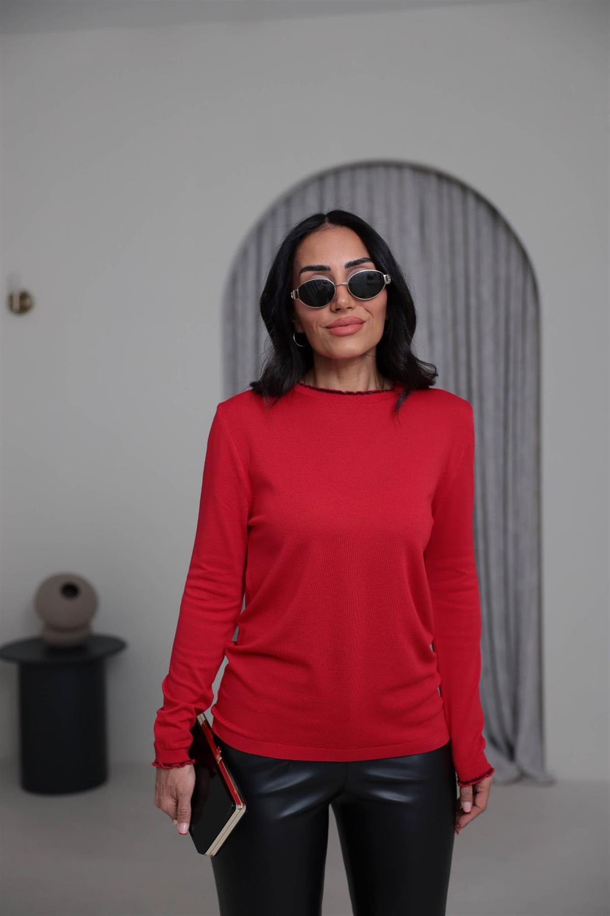 104 Yaka Kol Fırfır Detay Viskon Triko Bluz KIRMIZI