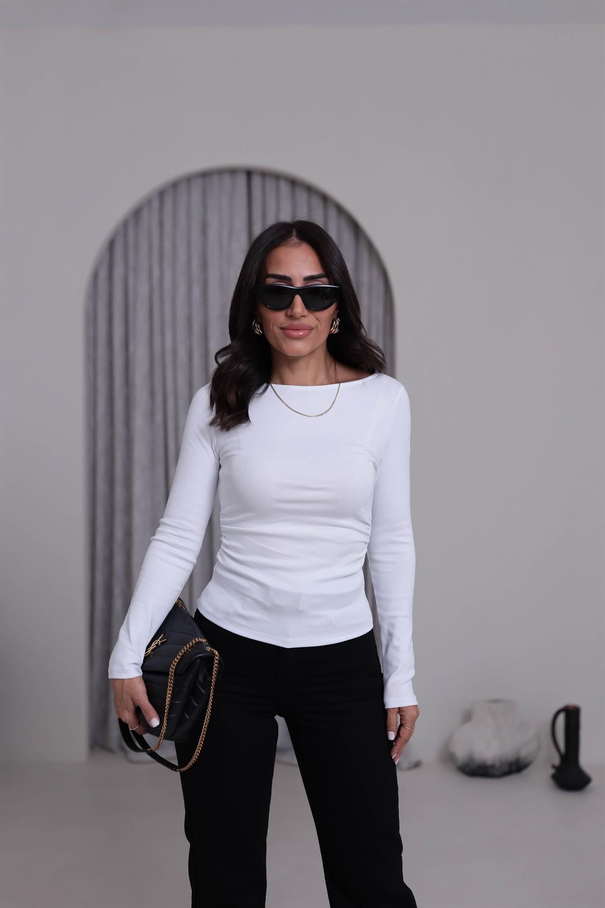 1401 Kayık Yaka Büzgülü Uzun Kollu Bluz BEYAZ