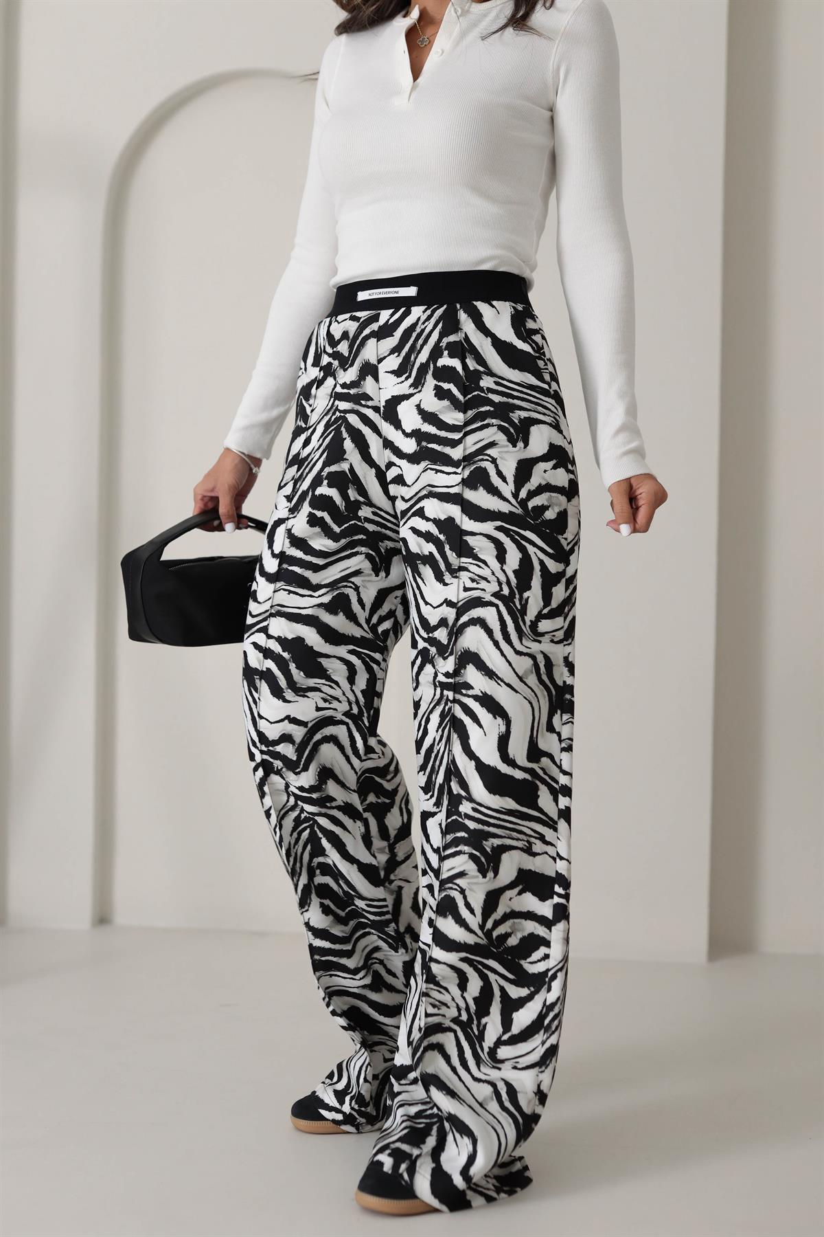 0135 Bel Lastikli Önü Dikişli Zebra Pantolon SİYAHBEYAZ