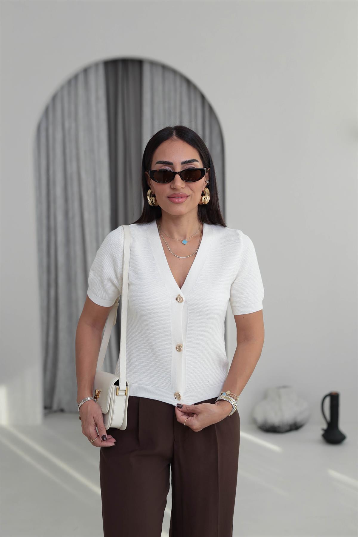 0069 Kısa Kol V Yaka Düğmeli Hırka KREM