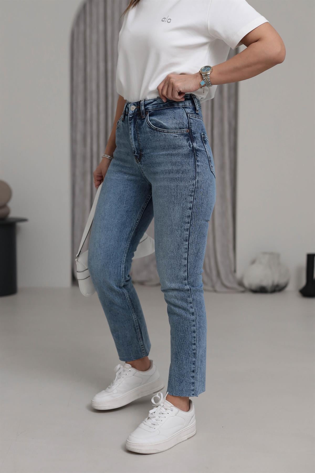 ZA Lazer Kesikli Boyfit Jean ORTA MAVİ