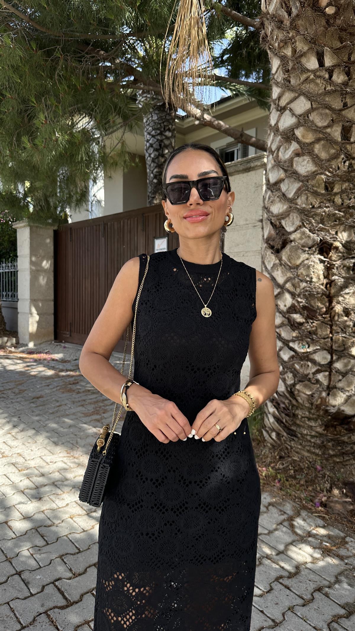 0039 Sıfır Yaka Astarlı Ajurlu Elbise