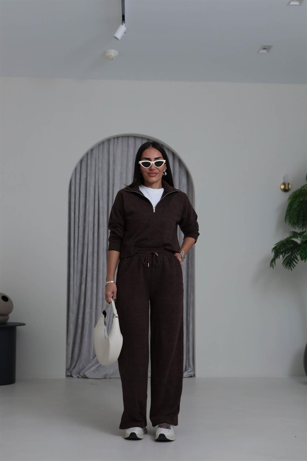 5750 Dik Yaka Yarım Fermuarlı Yumoş Dokulu Takım KAHVE