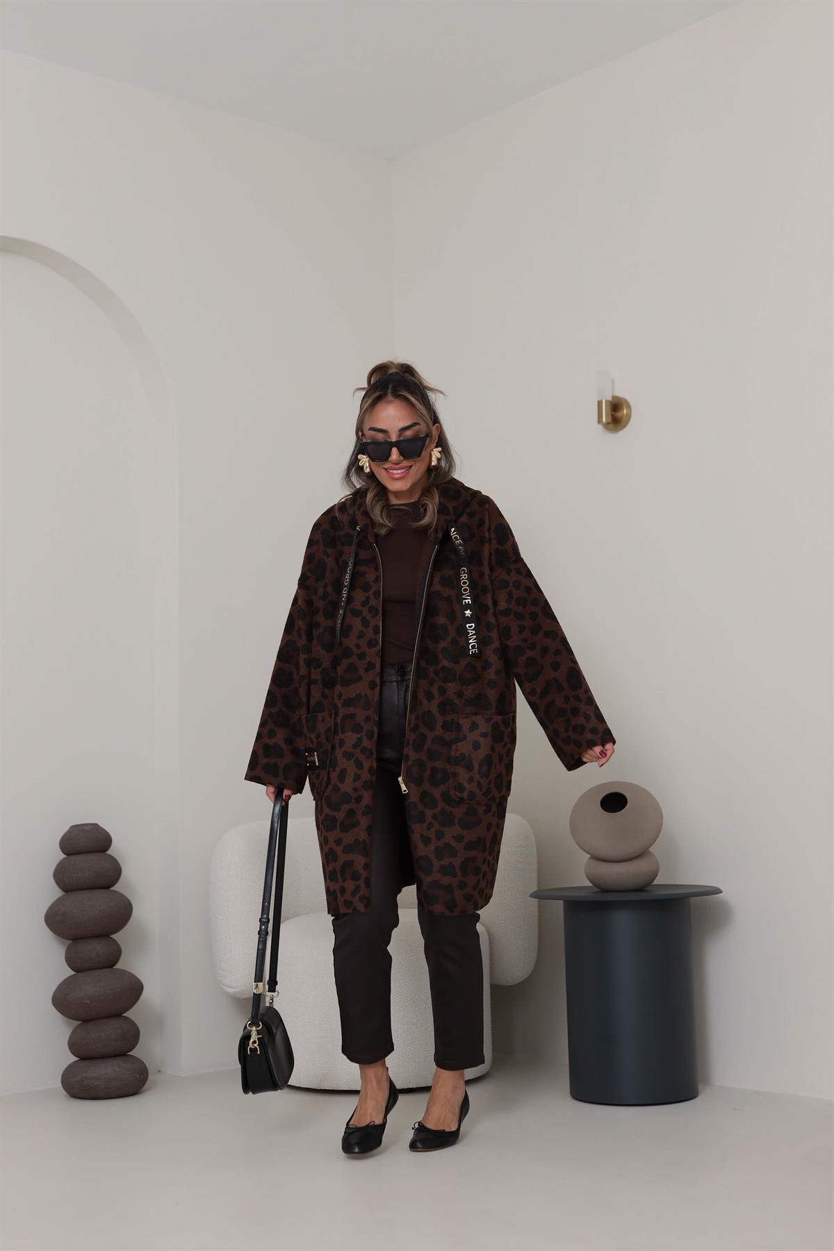 7821 Kahve Leopar Desen Armalı Kaban
