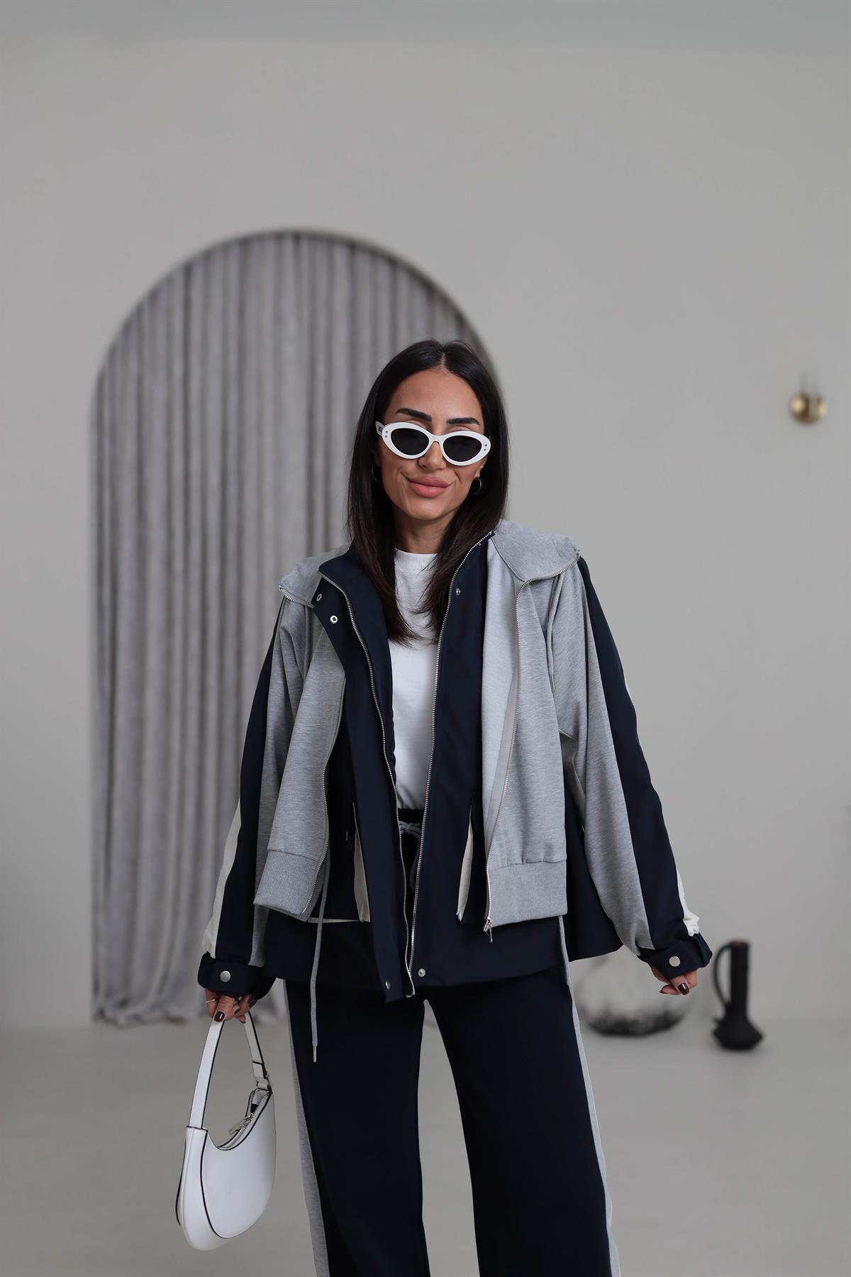 6754 Tasarım Garnili Takım LACİVERT