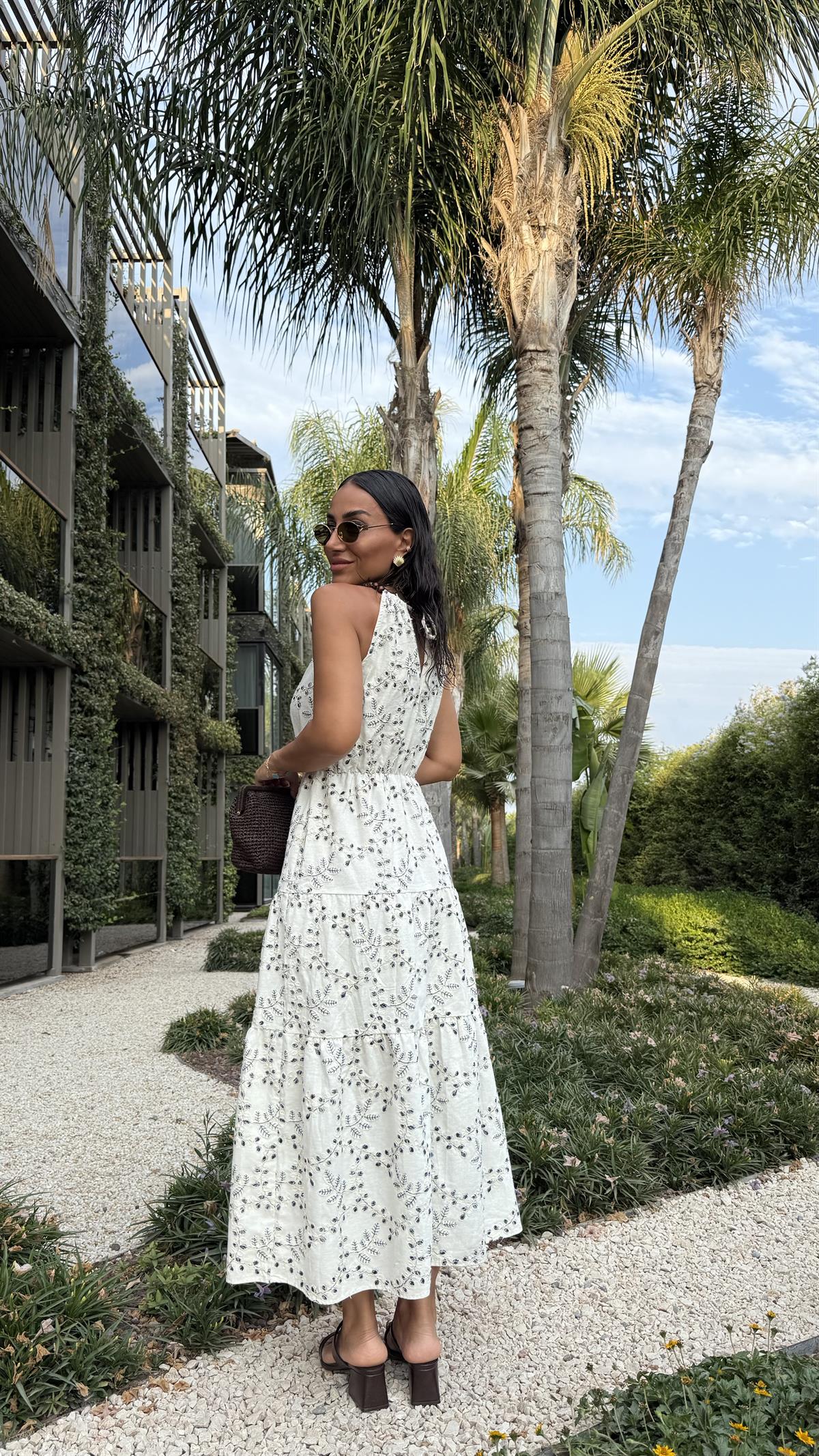 7487 Kendinden Nakışlı Boncuk Detaylı Keten Elbise NATURAL