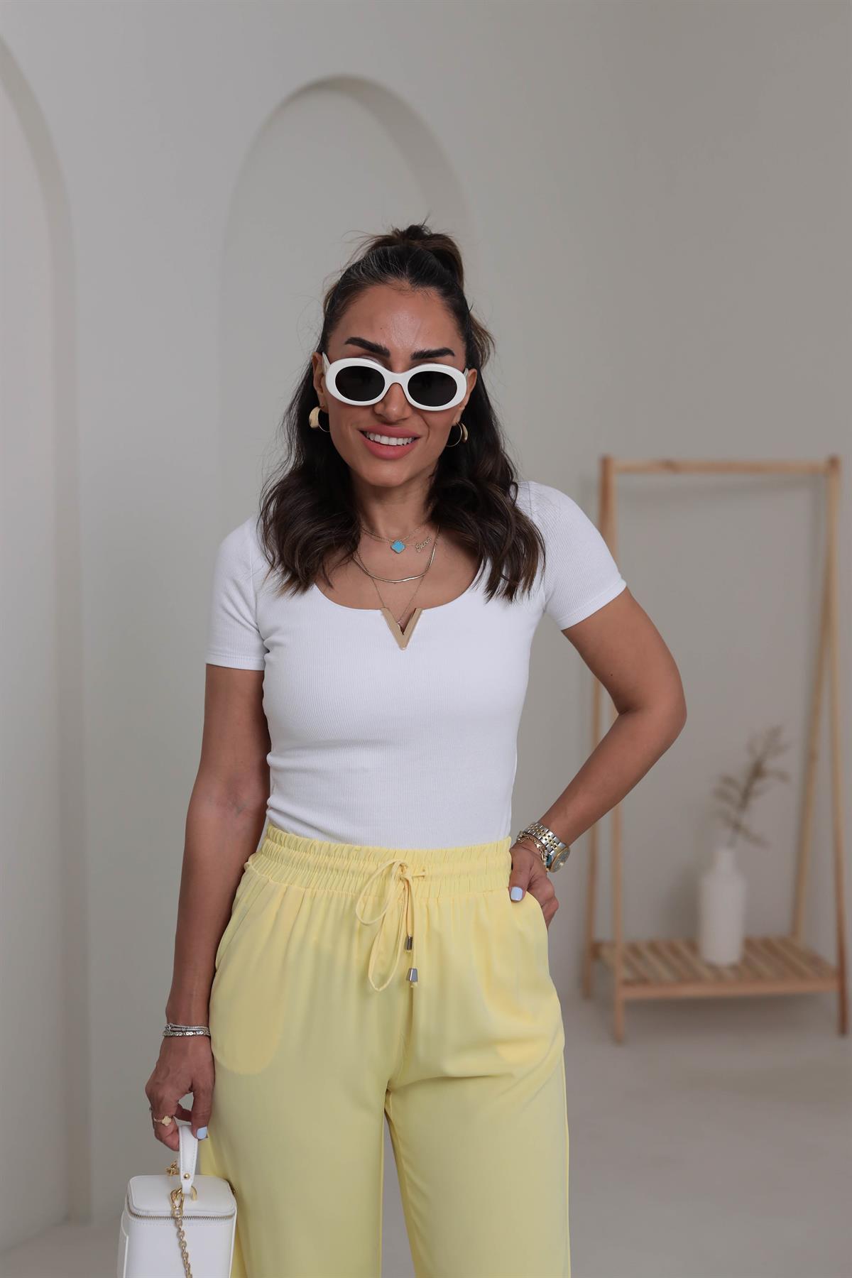 6138 V Gold Tokalı Kısa Kol Bluz BEYAZ