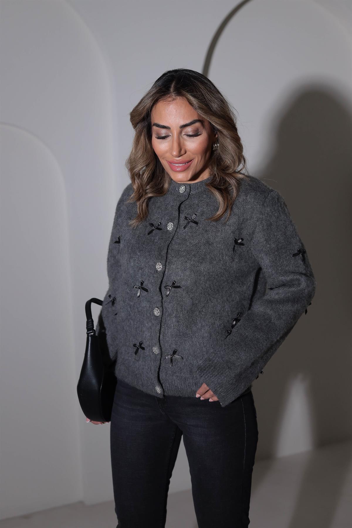 Taş Düğmeli Fiyonk Detaylı Hırka ANTRASİT