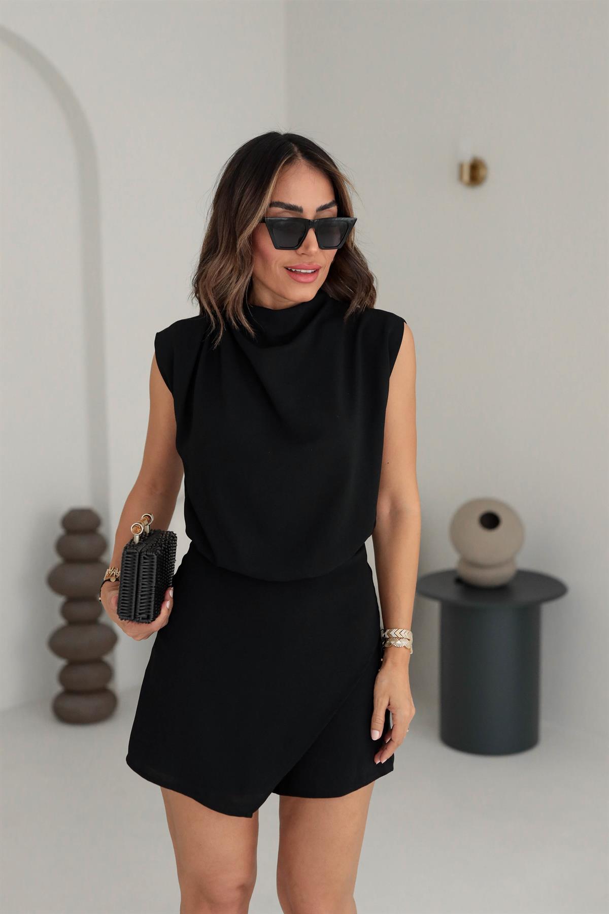 9401 Degaje Yaka Sıfır Kol Şortlu Tulum