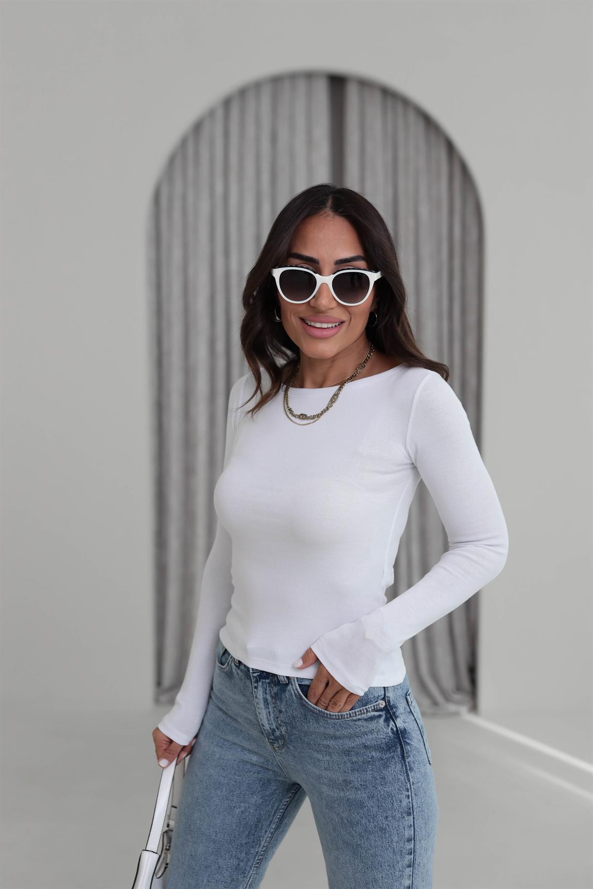 1332 Kayık Yaka Uzun Kollu Bluz BEYAZ