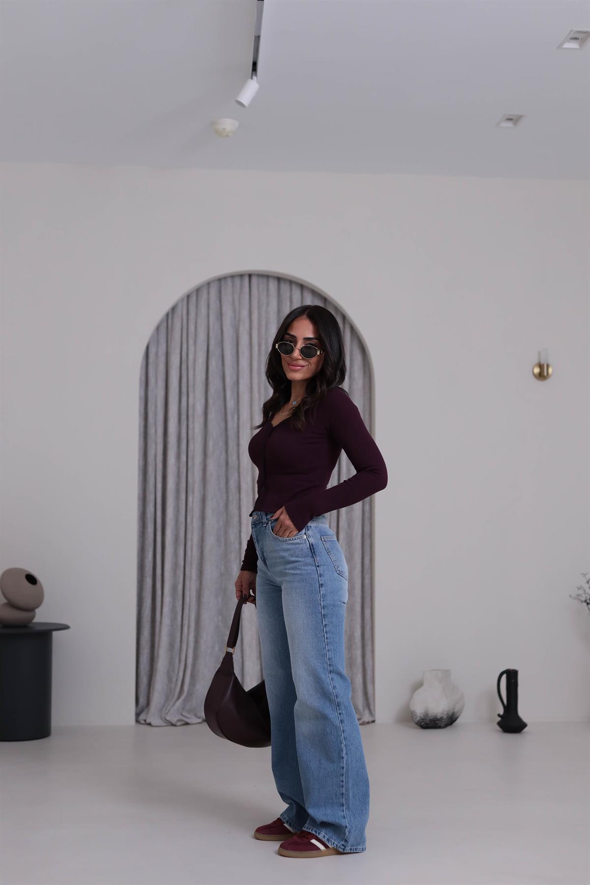 1046 Dantel Detaylı V Yaka Kaşkorse Bluz MÜRDÜM