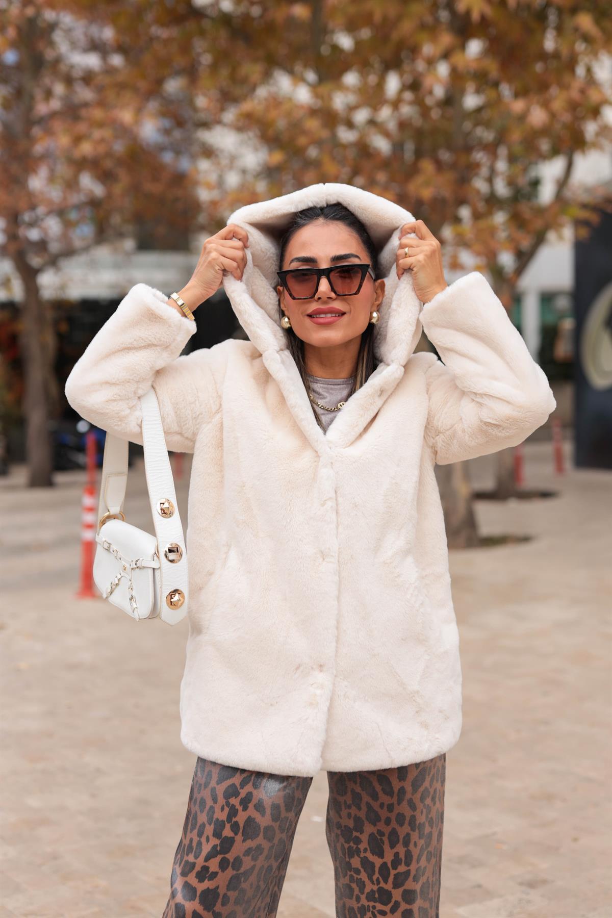 Kapşonlu Uzun Suni Kürk KREM