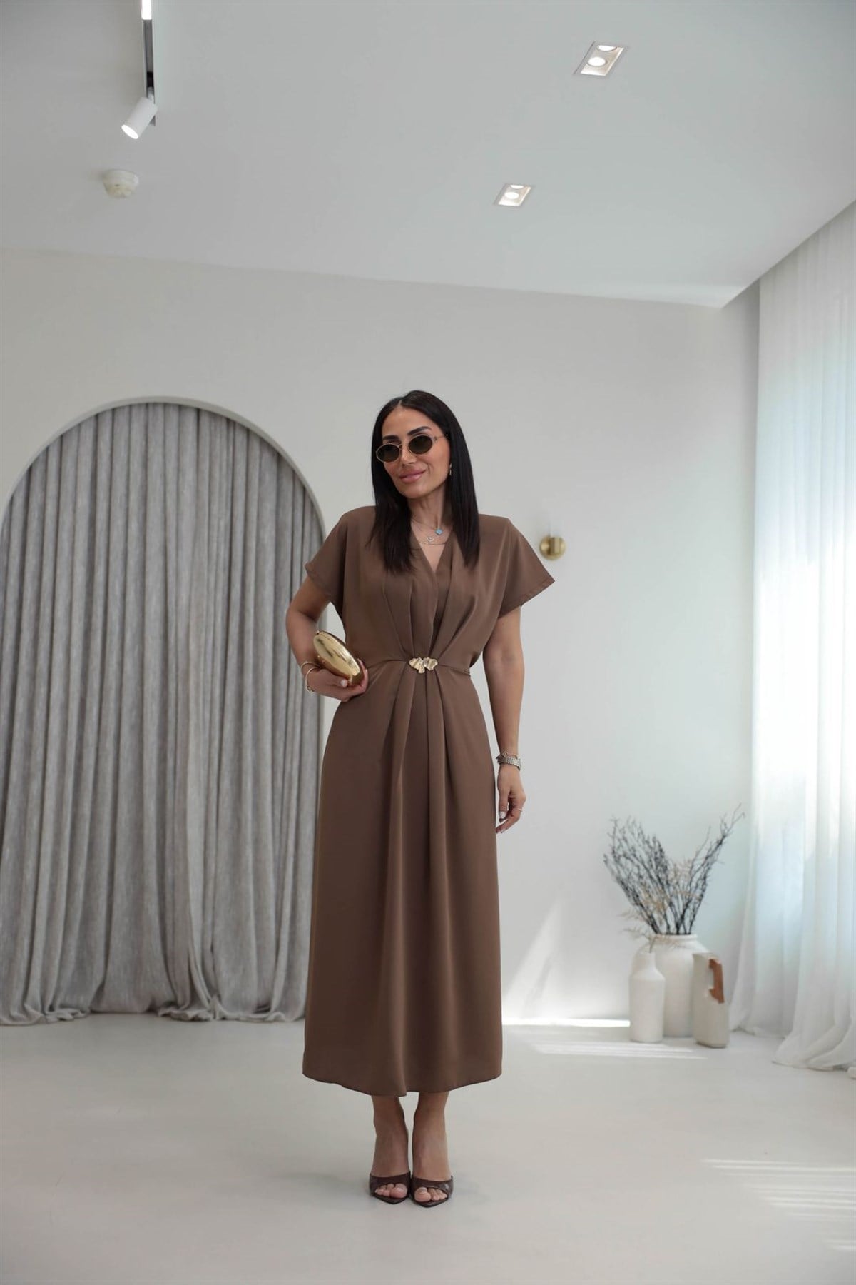 7285 Önü Gold Aksesuarlı Elbise KAHVE