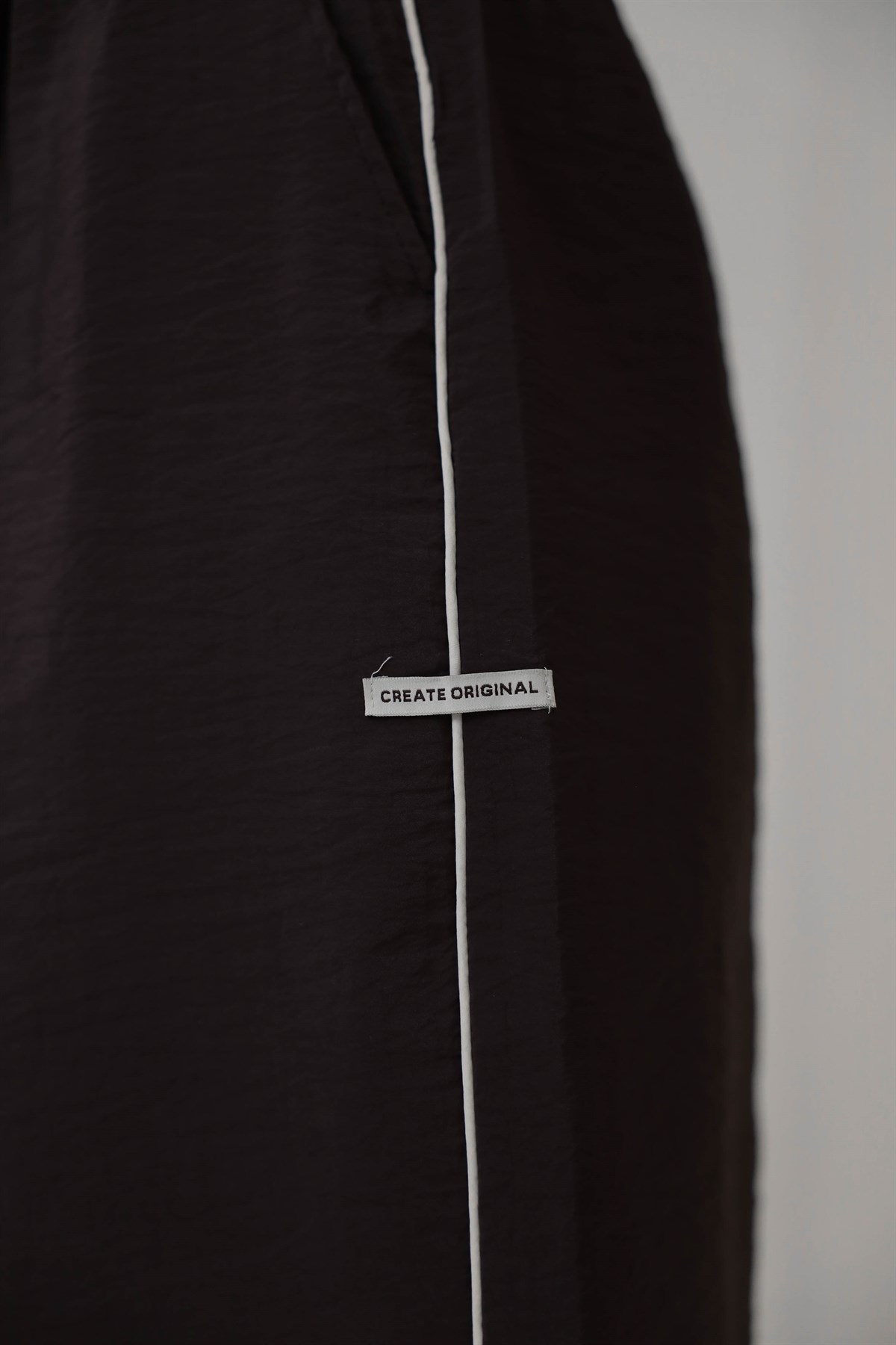 1526 Bel ve Paça Lastikli Biyeli Paraşüt Kumaş Pantolon ACI KAHVE