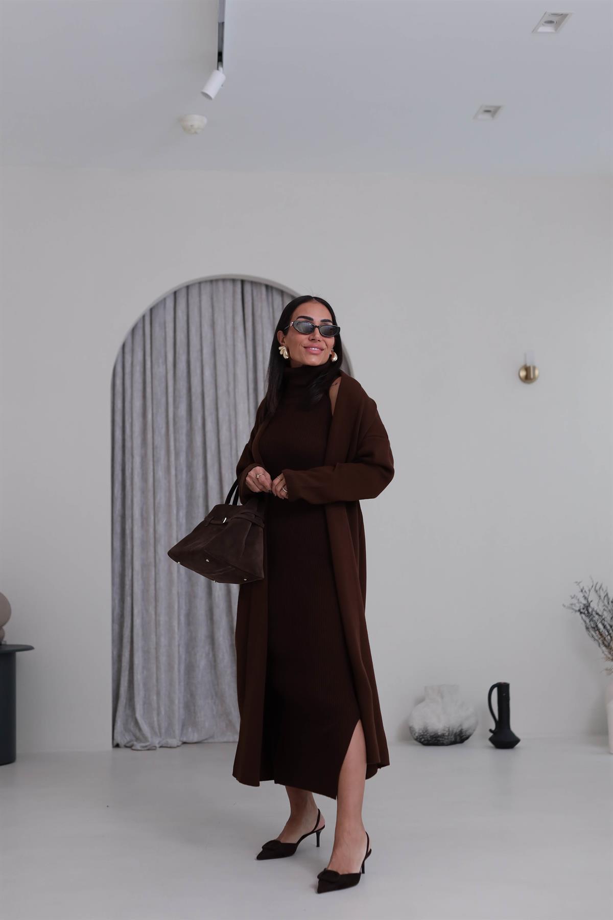 0117 Balıkçı Yaka Sıfır Kol Elbiseli Hırkalı Takım KAHVE