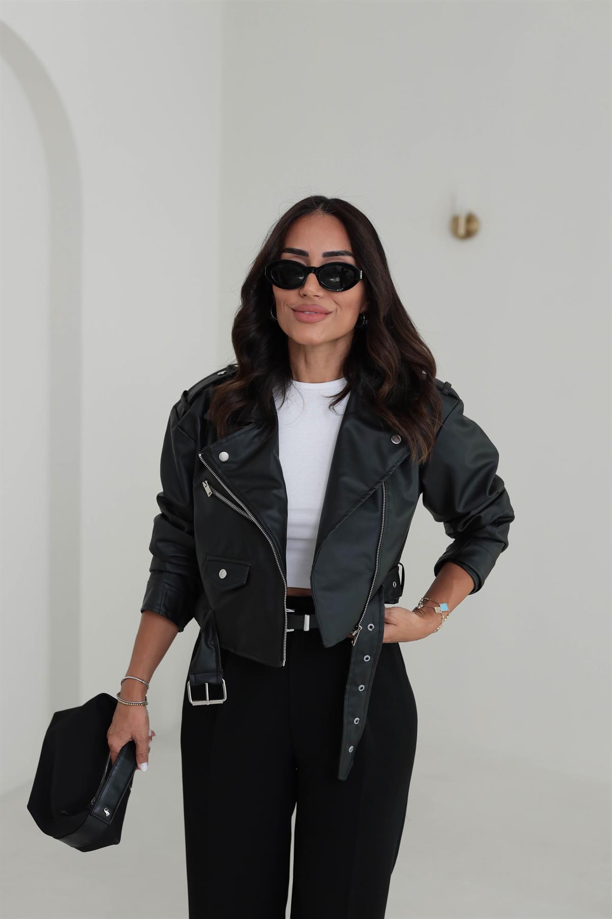 3132 Kemer ve Fermuar Detaylı Deri Ceket SİYAH