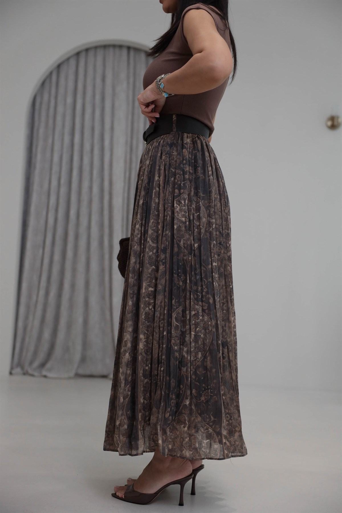 3374 Kemerli Pliseli Desenli Maxi Etek KAHVE