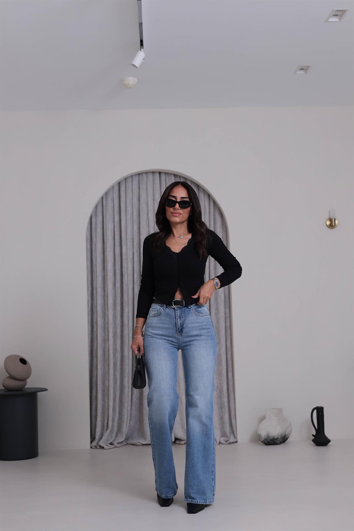 1046 Dantel Detaylı V Yaka Kaşkorse Bluz SİYAH