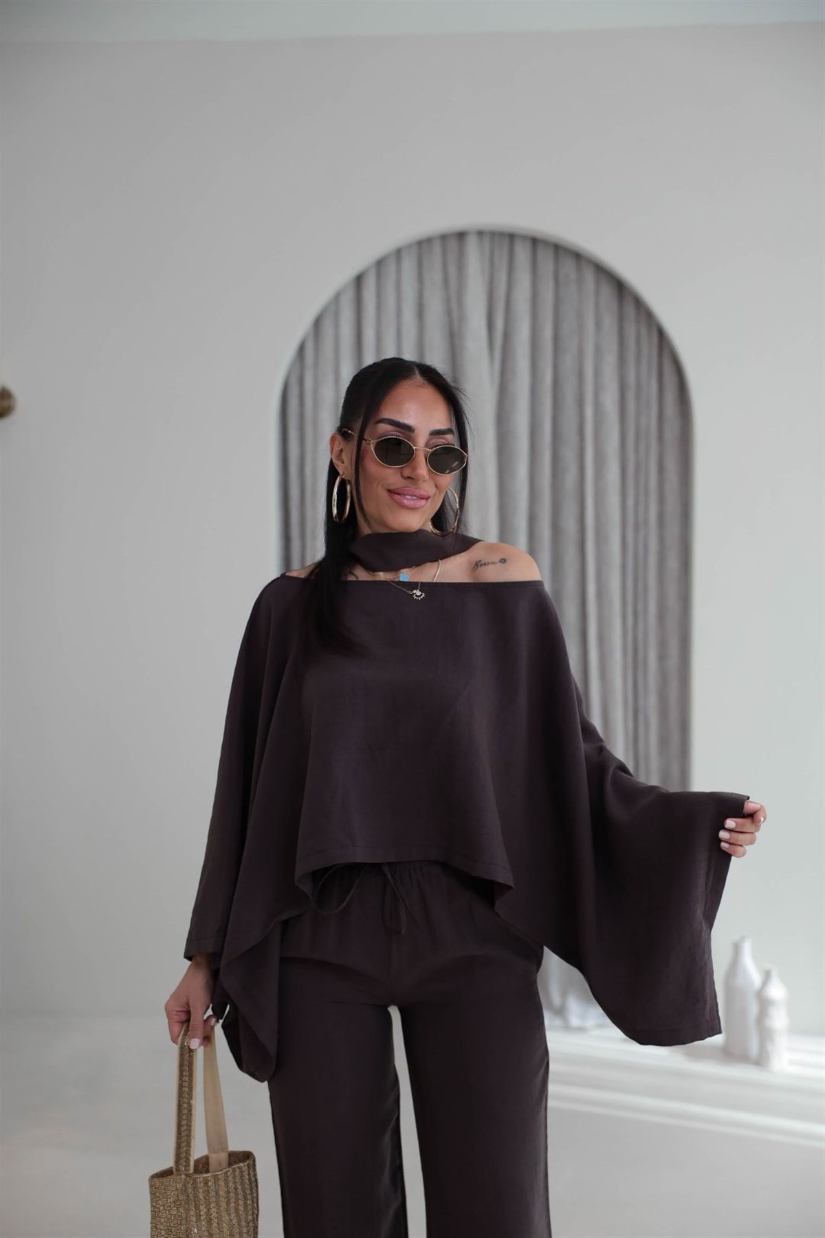 Fular Detaylı Pelerin Bluz Pantolon Takım KAHVE