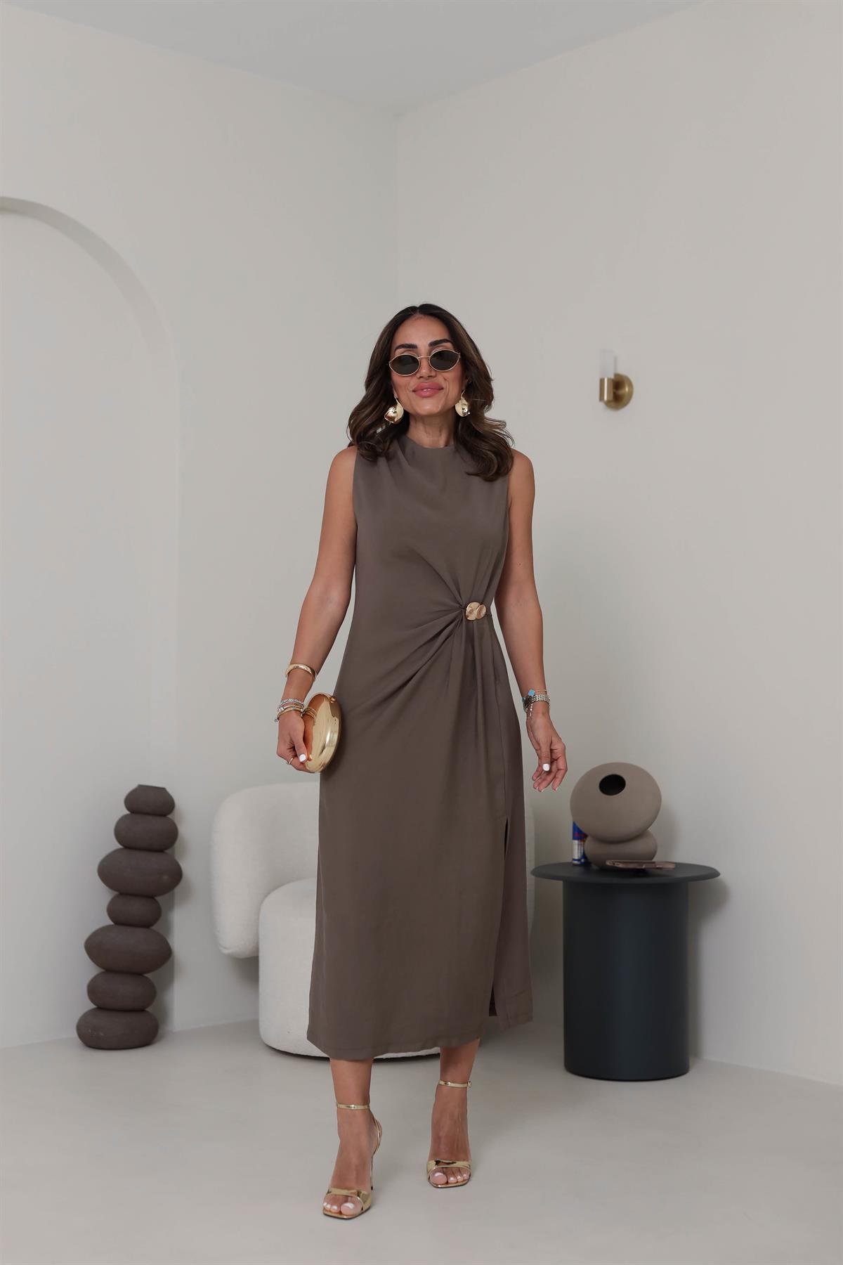 2264 Sıfır Kol Toka Detaylı Tencel Elbise VİZON