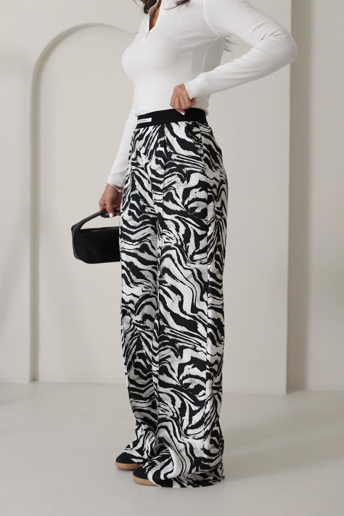 0135 Bel Lastikli Önü Dikişli Zebra Pantolon SİYAHBEYAZ