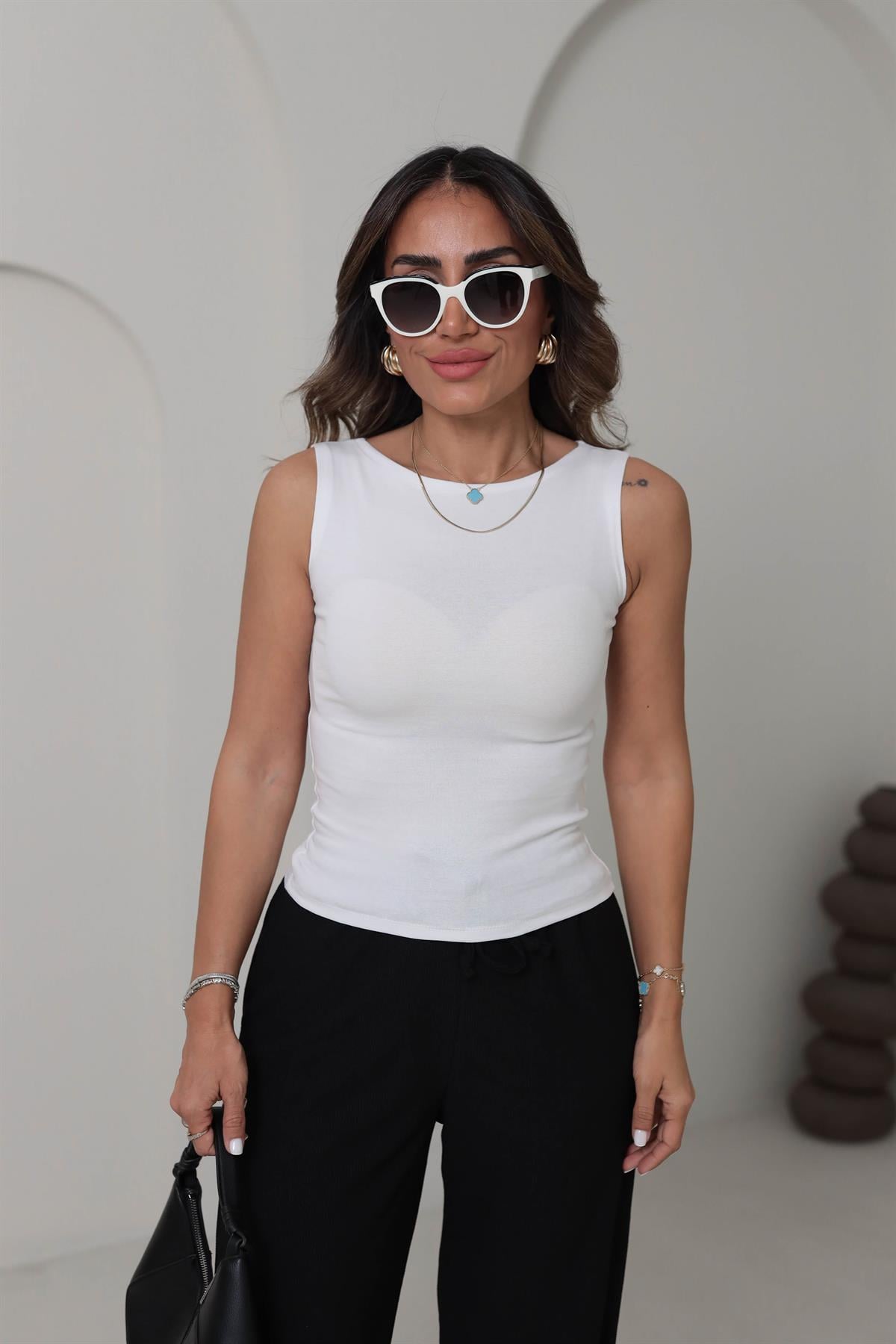 0868 Kayık Yaka Kolsuz Top BEYAZ