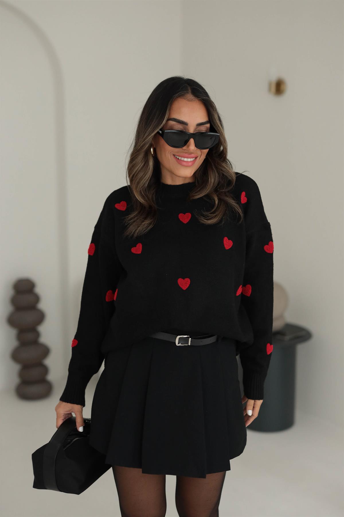 4380 Kalp Detaylı Kazak