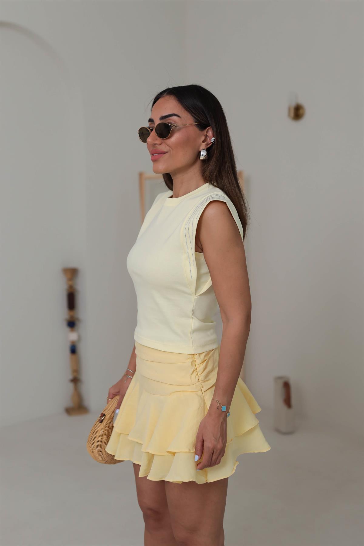 3254 Geniş Omuz Şerit Taşlı Pamuklu Tshirt SARI