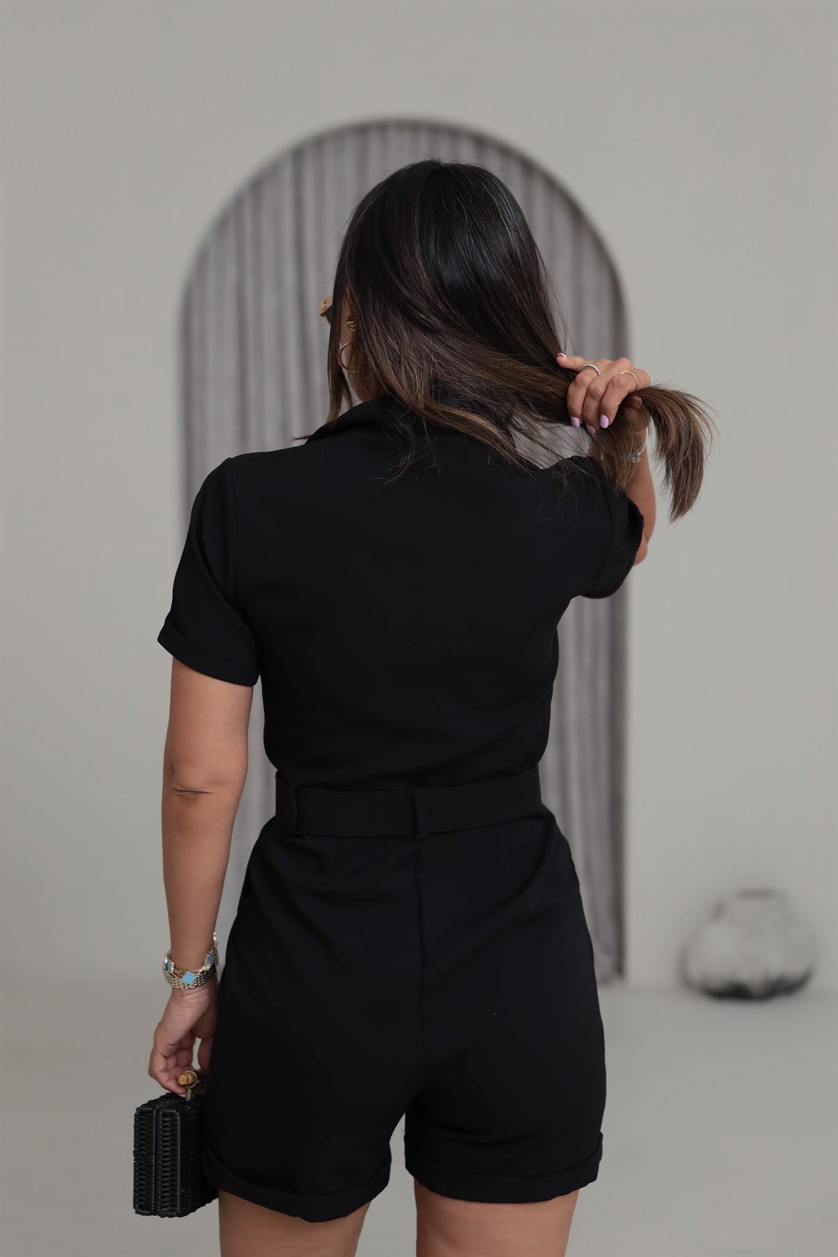 046 V Yaka Kemerli Şort Tulum SİYAH