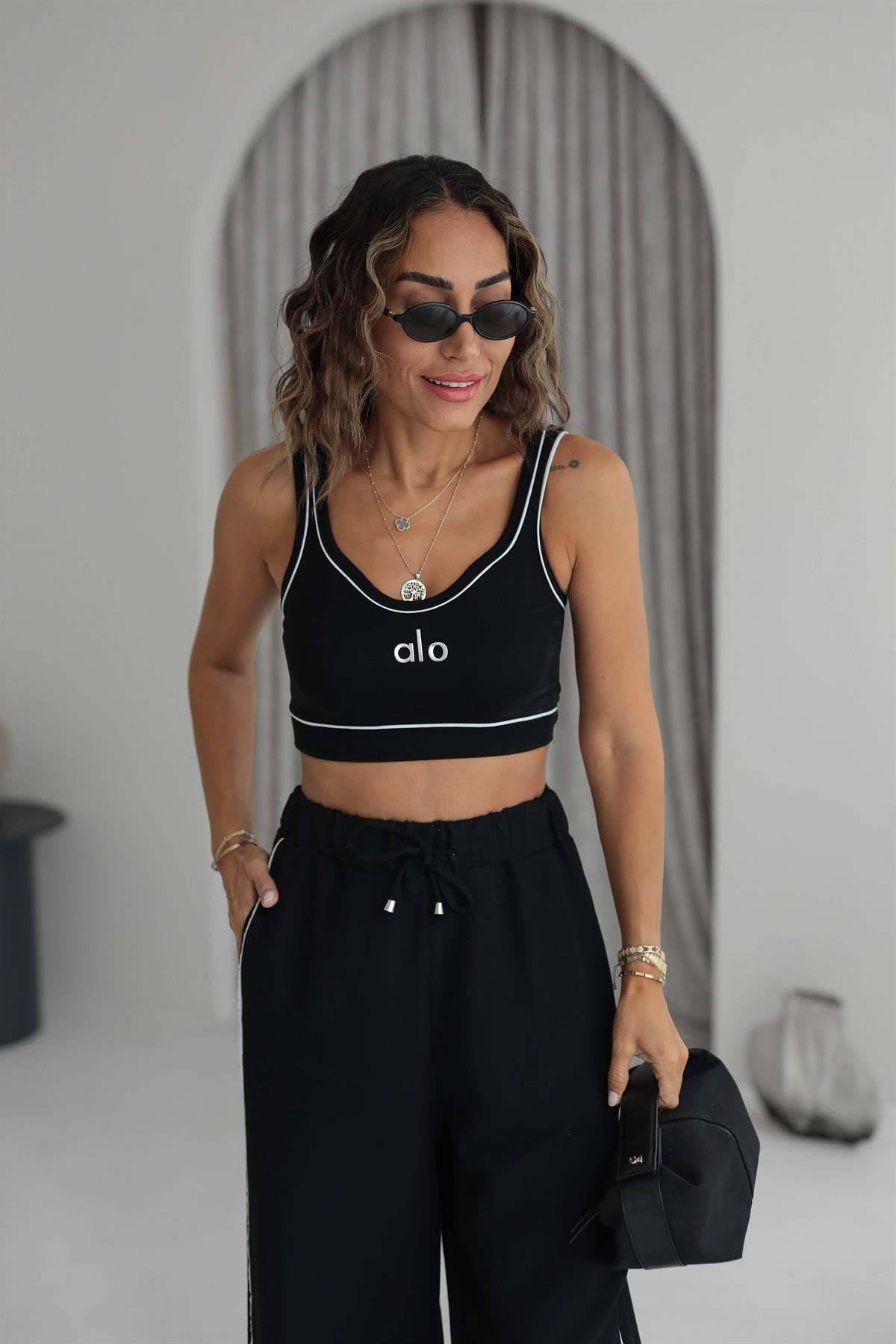 1050 Gümüş Yazı Detaylı Biyeli Atlet SİYAH